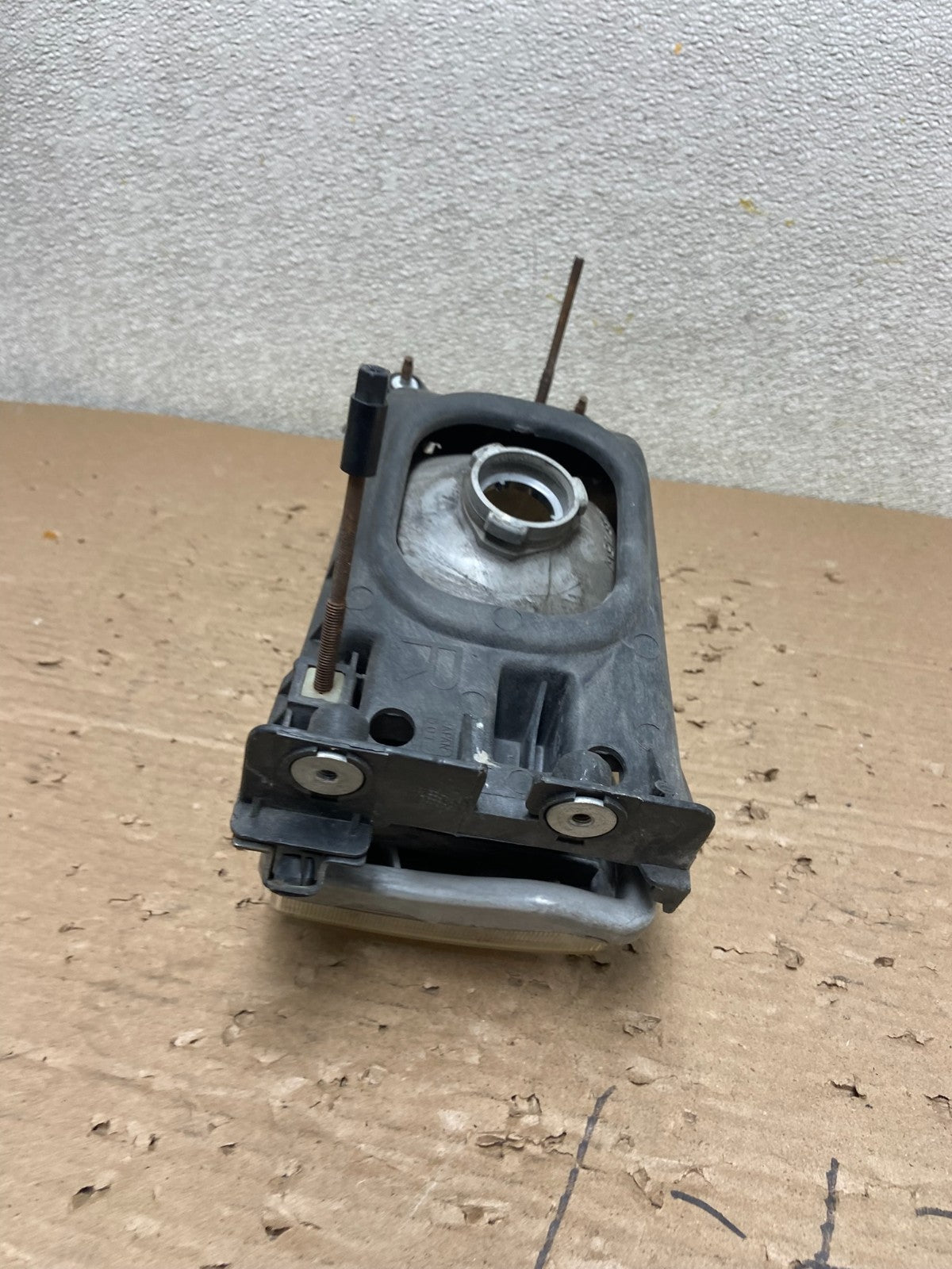 1997 to 1999 Nissan Maxima Right RH Side Headlight Halogen OEM AB1573 DW5