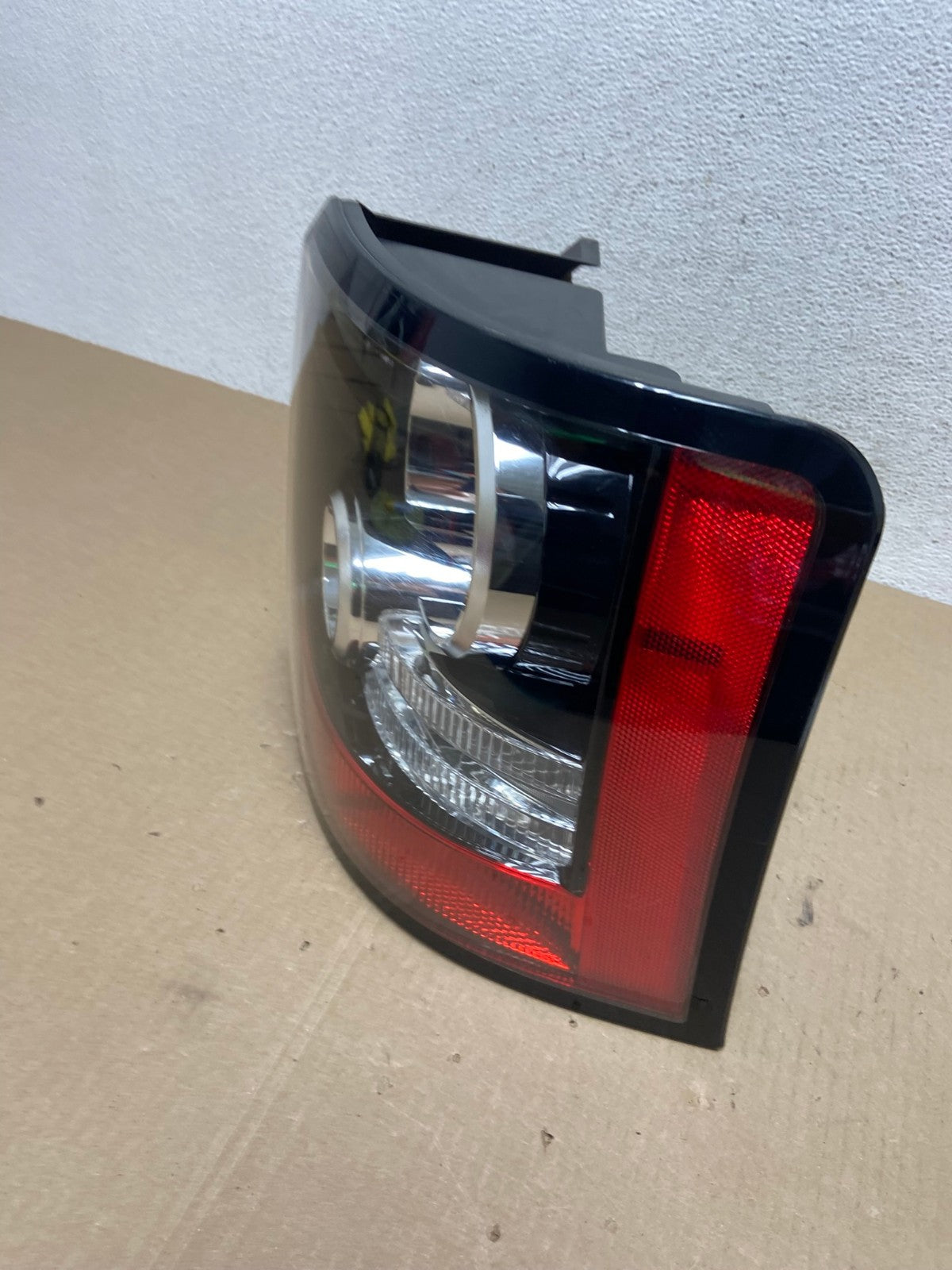 2010 - 2011 Land Rover Range Rover Sport Right Passenger Tail Light AE6968 LK1