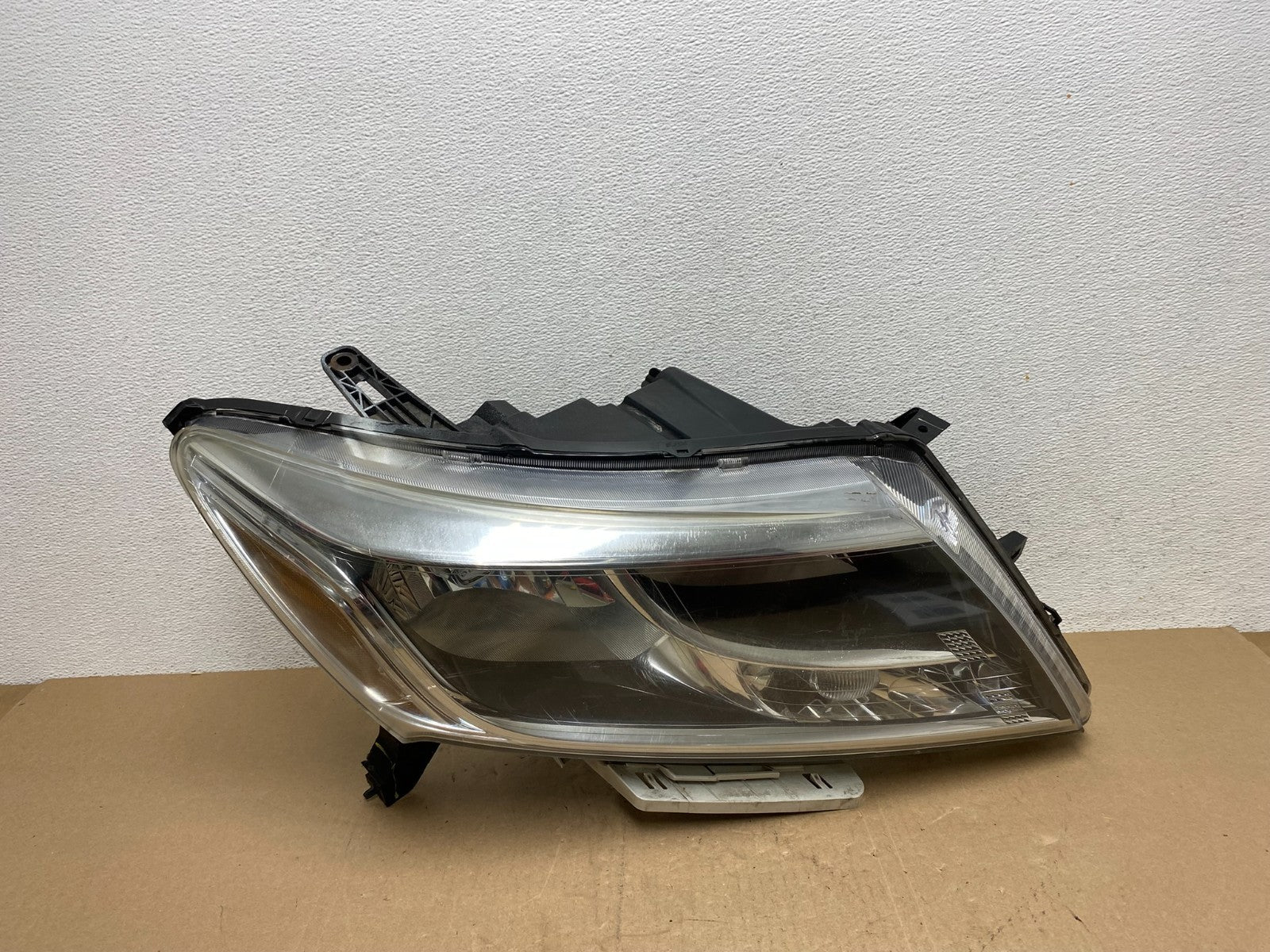 2013 to 2016 Nissan Pathfinder Right Passenger RH Side Headlight AE6706 DW0