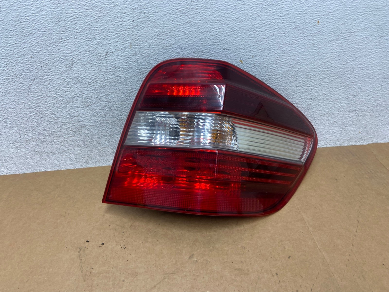 2009 to 2011 Mercedes ML350 ML-Class Right Passenger RH Tail Light AE2981 LK0