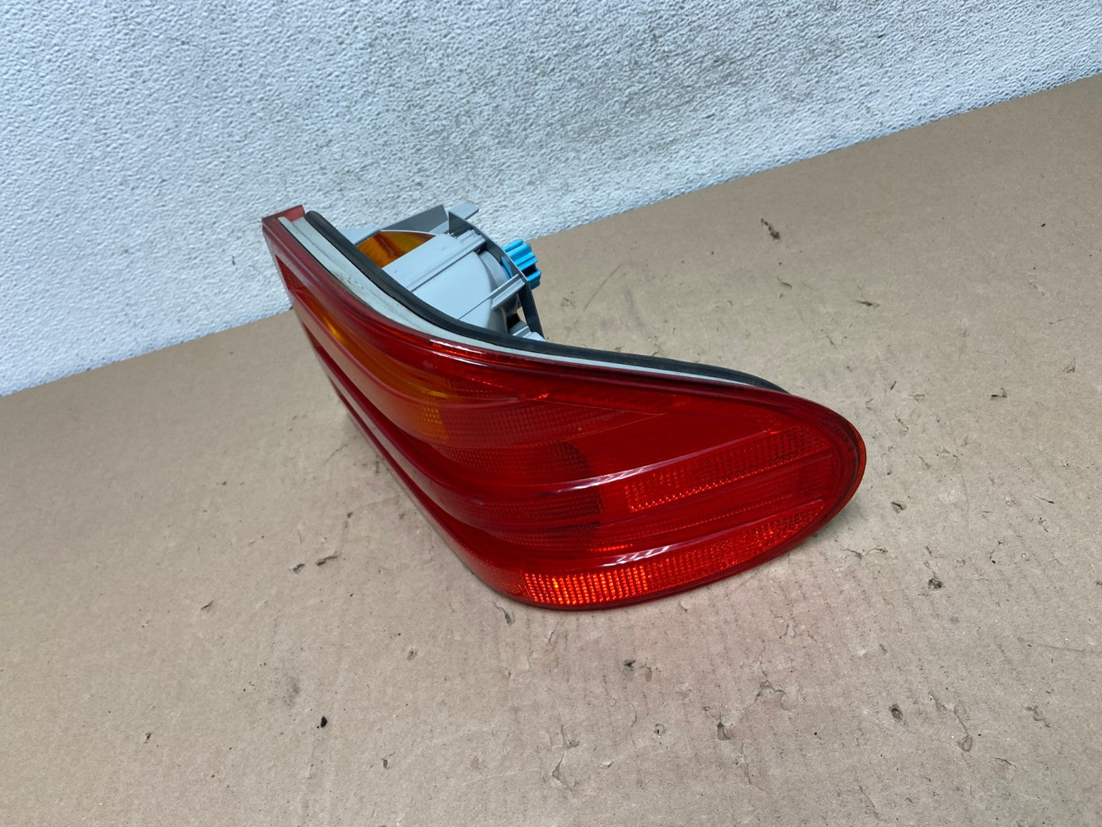 1996 - 1999 Mercedes-Benz E W210 E320 Right Passenger Tail Light AG6760 LK1
