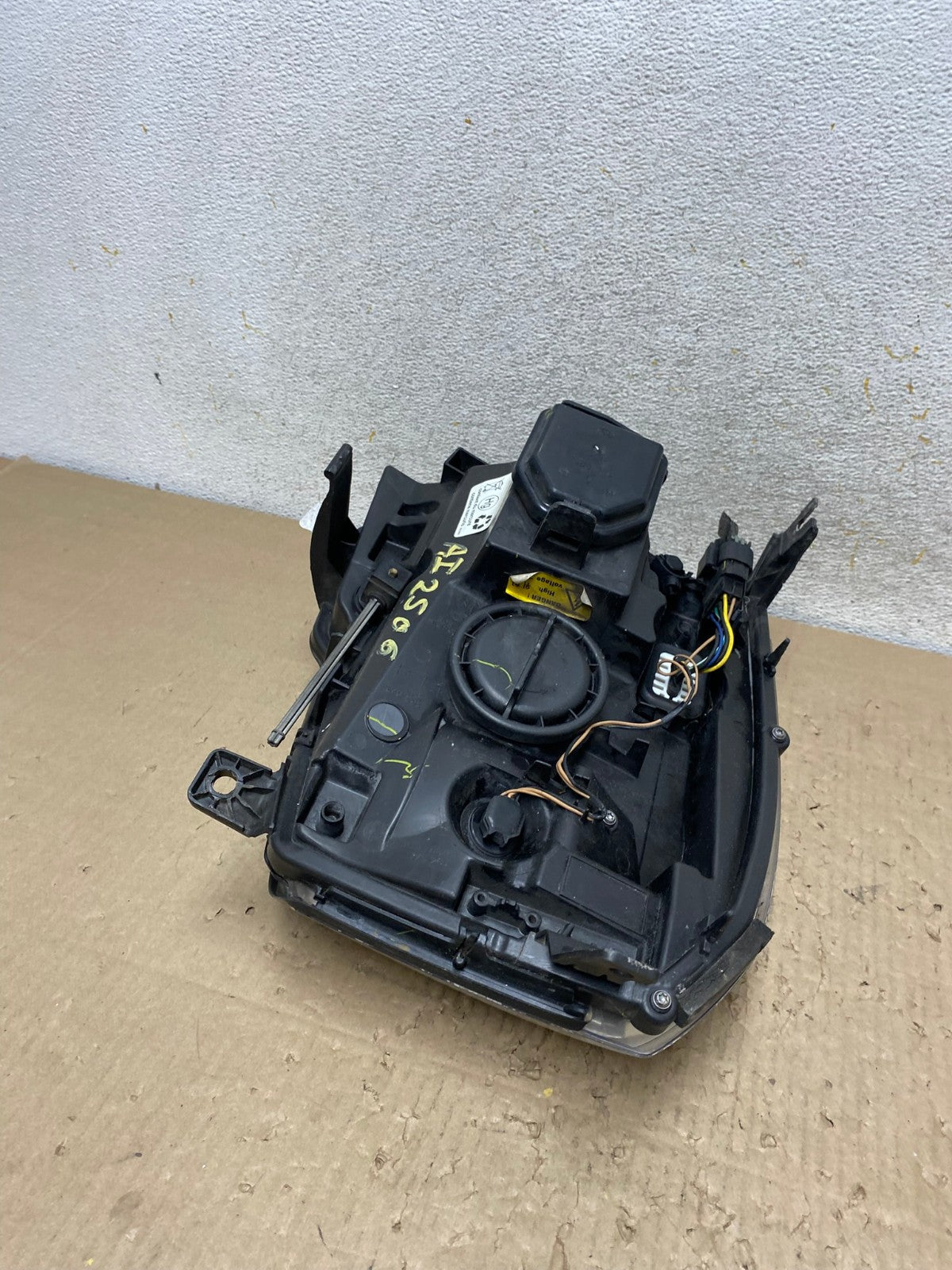 2007 - 2014 Cadillac Escalade Left Driver LH Side Xenon HID Headlight AI2506 LK7
