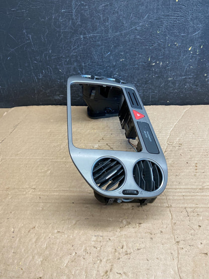 2009 2010 2011 Volkswagen Tiguan Center Dash Radio Bezel Trim AF2100 DW2