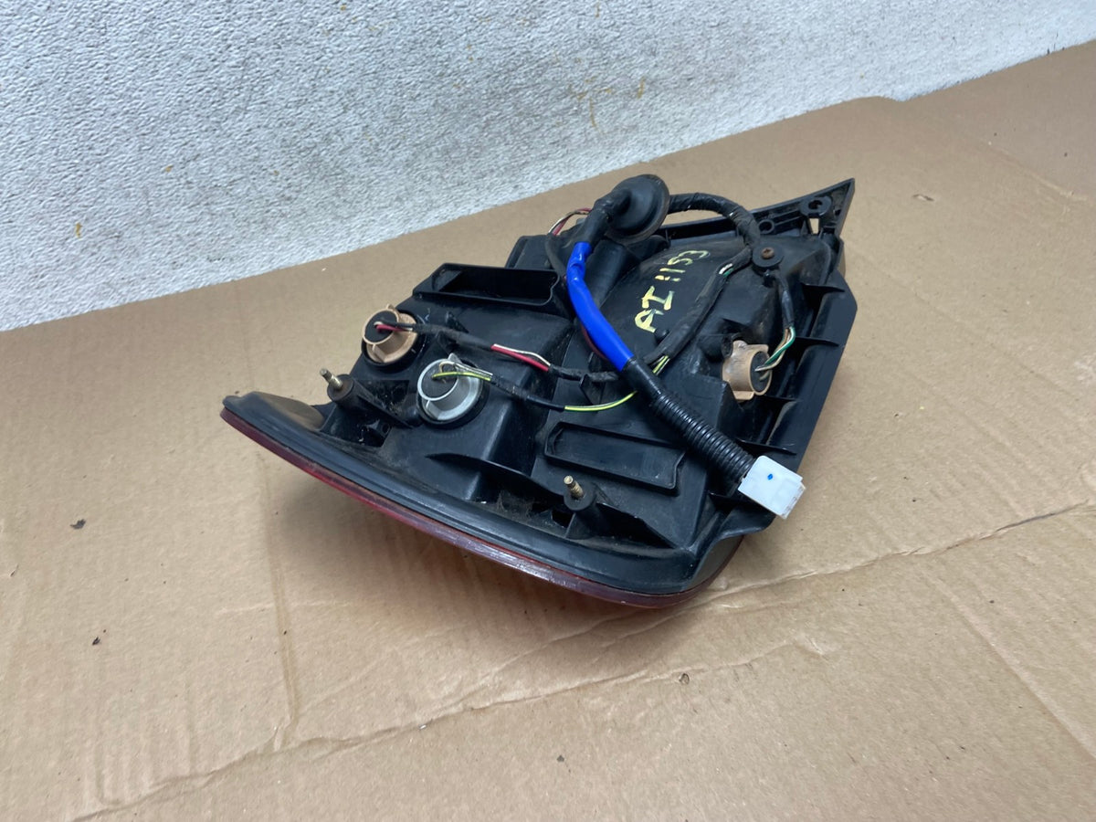 2001 - 2005 Lexus Gs300 Gs400 Gs430 Right Passenger Side Tail Light AI11535