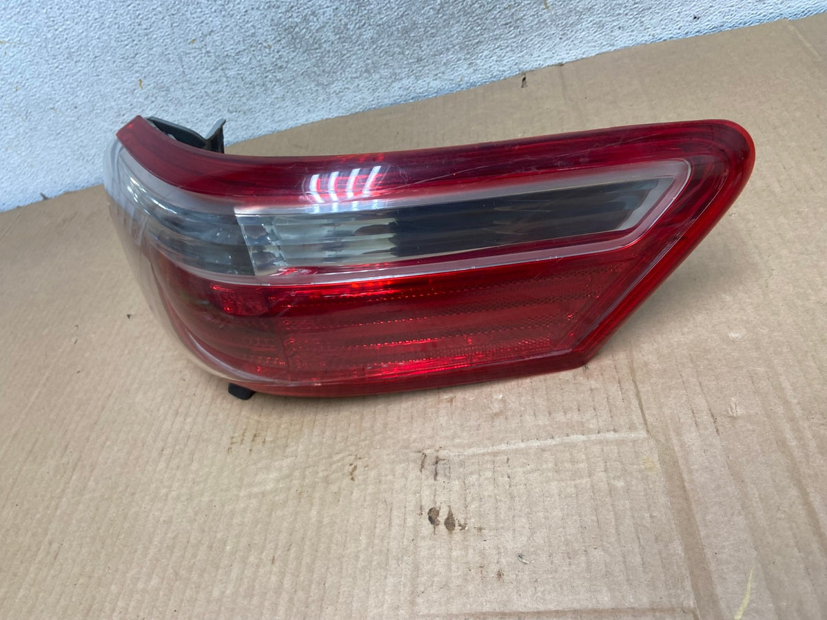 2007 2008 2009 Toyota Camry Right Passenger Side Tail Light AI6912 LK1