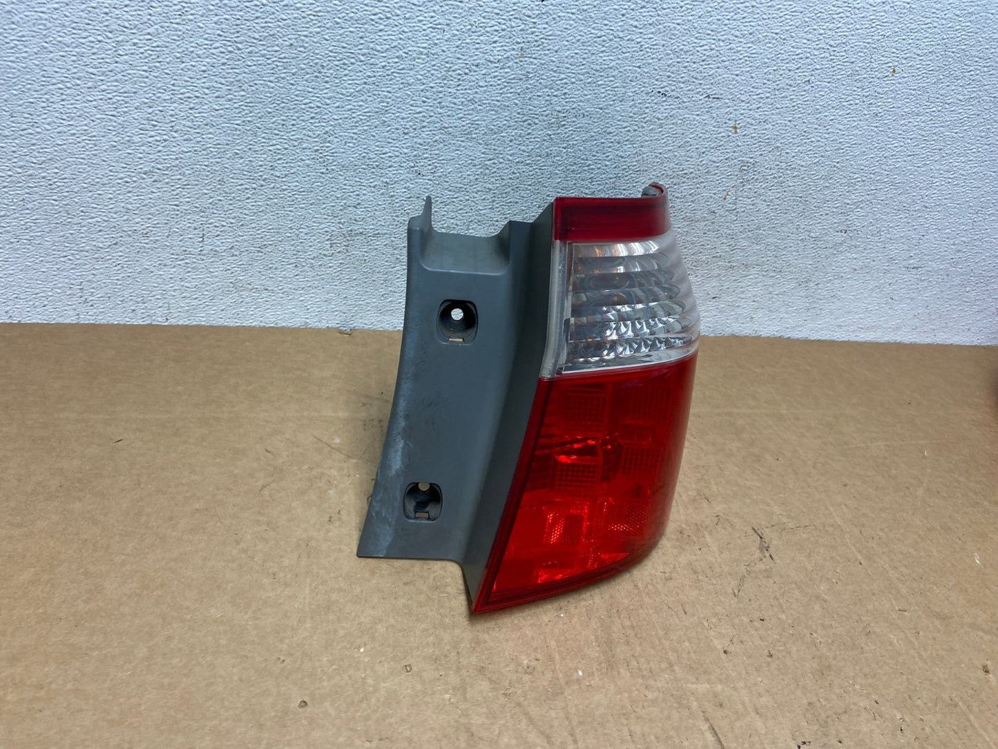 2005 2006 2007 Honda Odyssey Right Passenger RH Side Tail Light AD6157 LK2