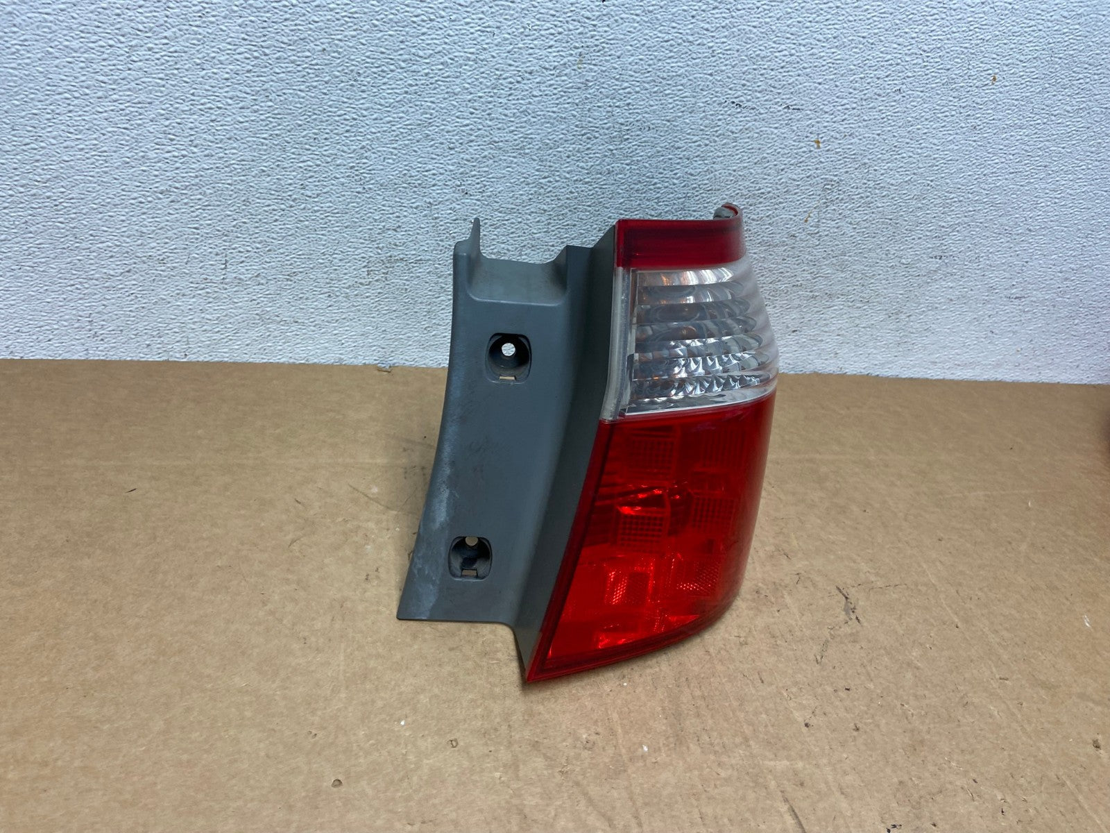 2005 2006 2007 Honda Odyssey Right Passenger RH Side Tail Light AD6157 LK2
