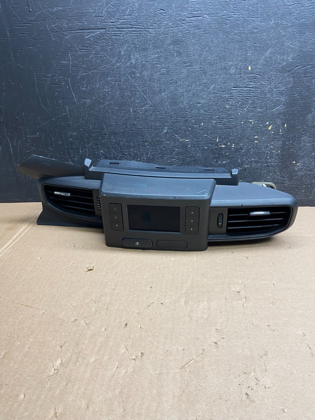 2020 to 2023 Ford Explorer Console Radio Display Screen Air Vents ai6346 DG0