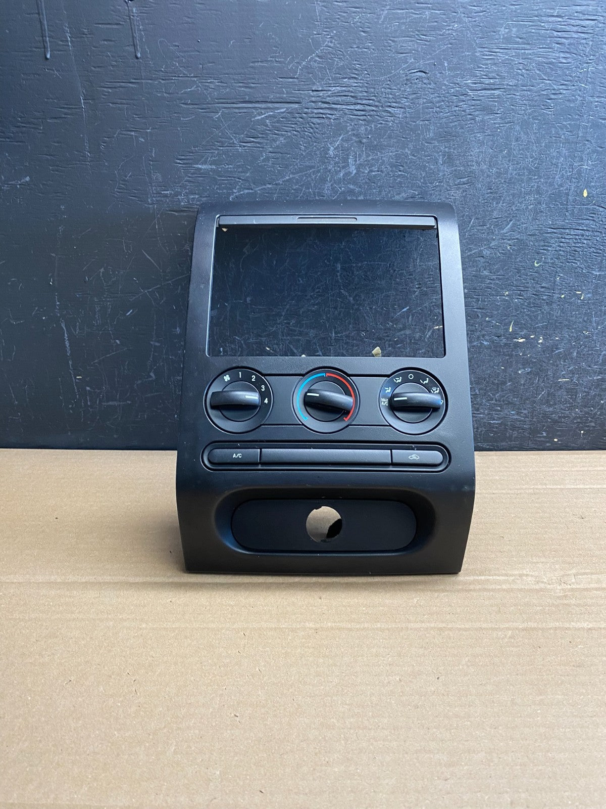 2004 to 2008 Ford F150 Radio Climate Dash Bezel Surround Black AF9993 DG0