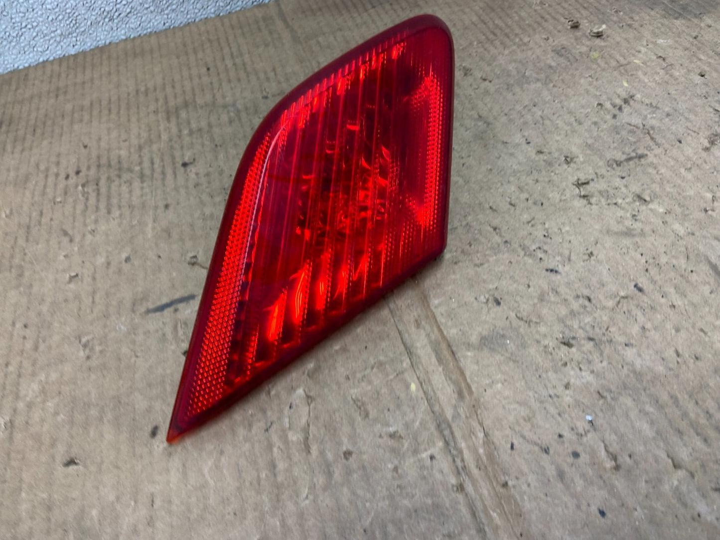 2003 to 2004 Toyota Avalon Left Driver LH Side Inner Tail Light OEM AA66472
