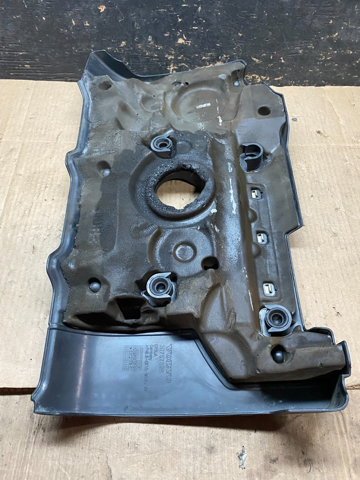 2007 to 2014 Volvo XC90 OEM 3.2L Upper Top Engine Motor Dust Cover Oem U6324 DG7
