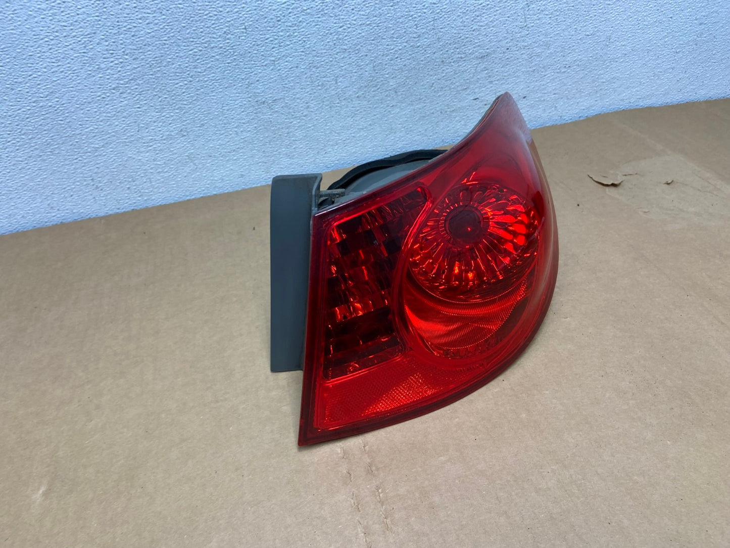2007 to 2010 Hyundai Elantra Sedan Right Passenger Side Tail Light AC8345 LK2