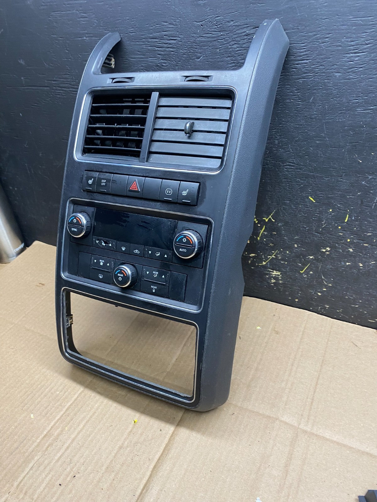 2009 2010 Dodge Journey Center Dash A/C AC Climate Control Bezel Trim  aa4529 DG1