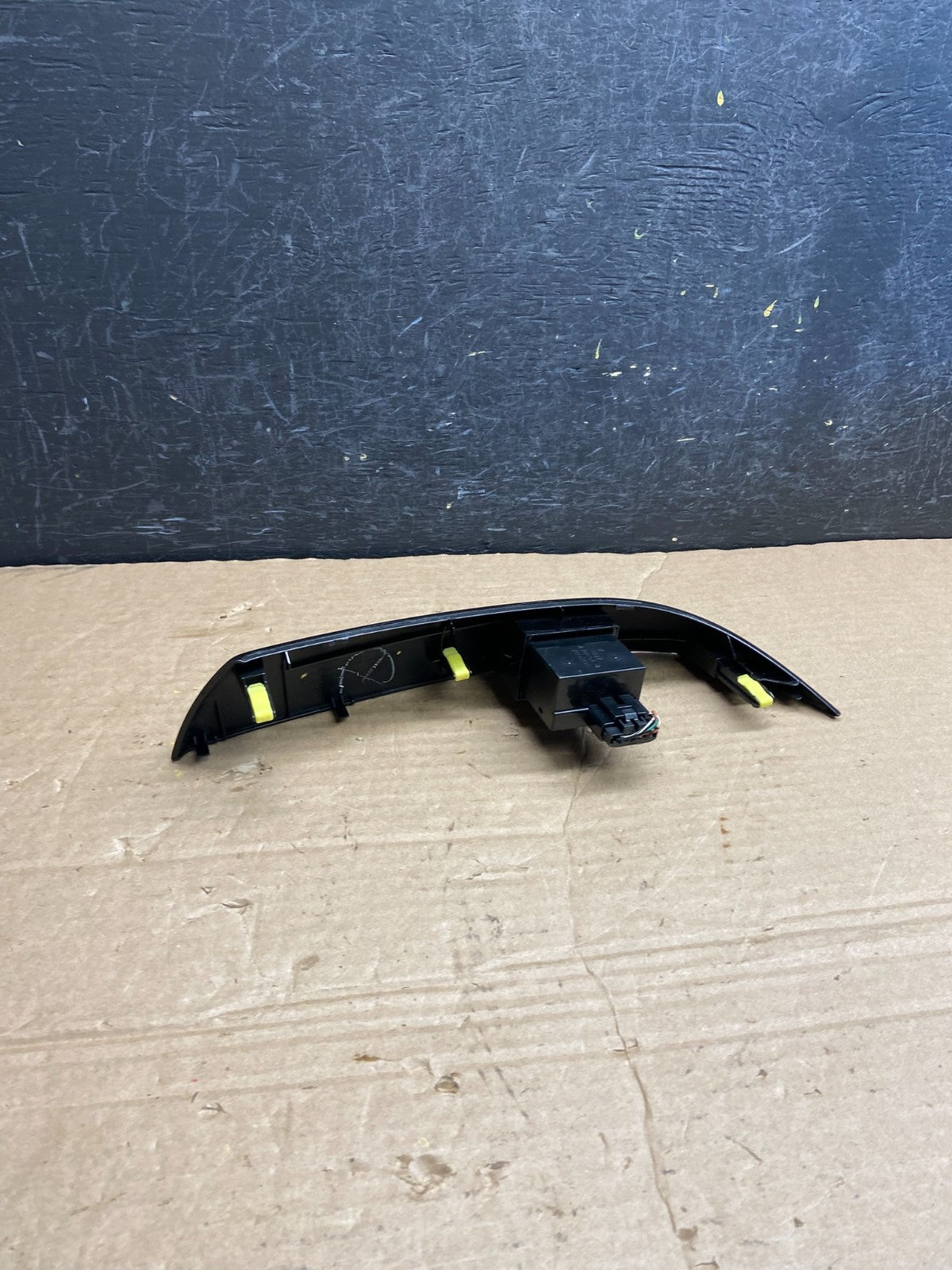 2004 to 2010 Toyota Sienna Right Side Radio Switches Bezel Trim af2006 DG3