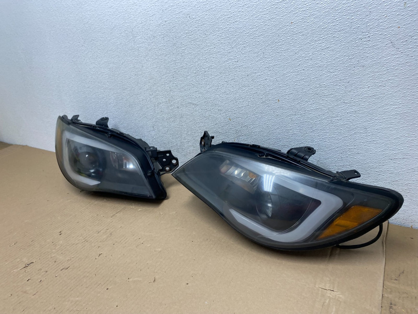 2006 to 2007 Subaru Impreza Left+Right Set Side Halogen Headlight AE7258 DG1