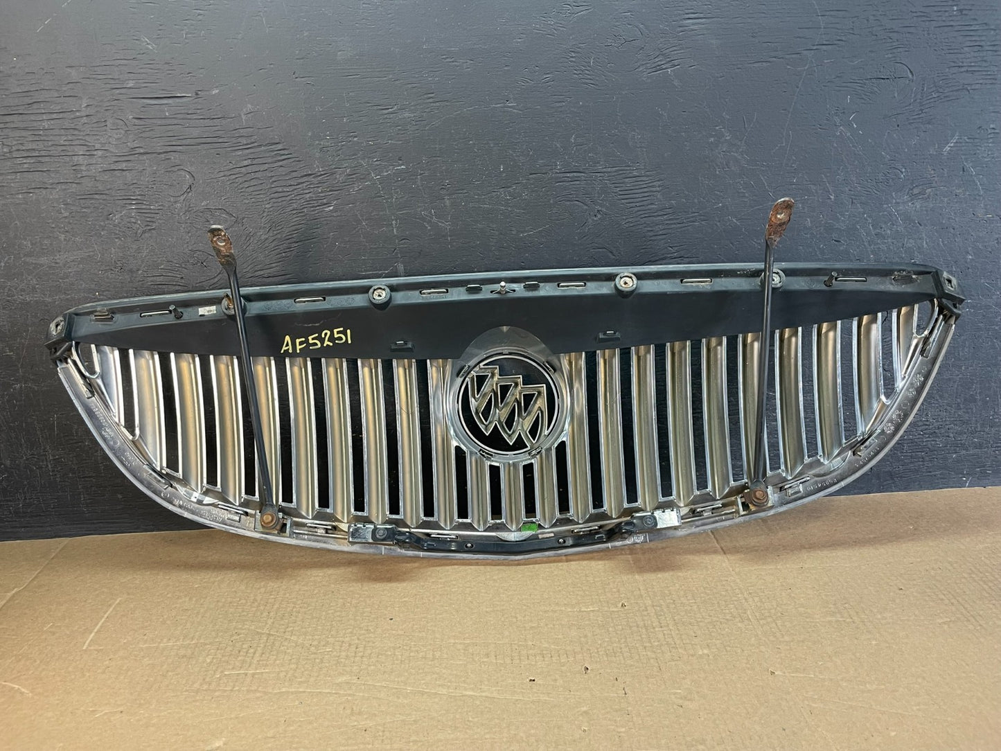 2008 to 2012 Buick Enclave Front Upper Grill Grille AF5251 DW5