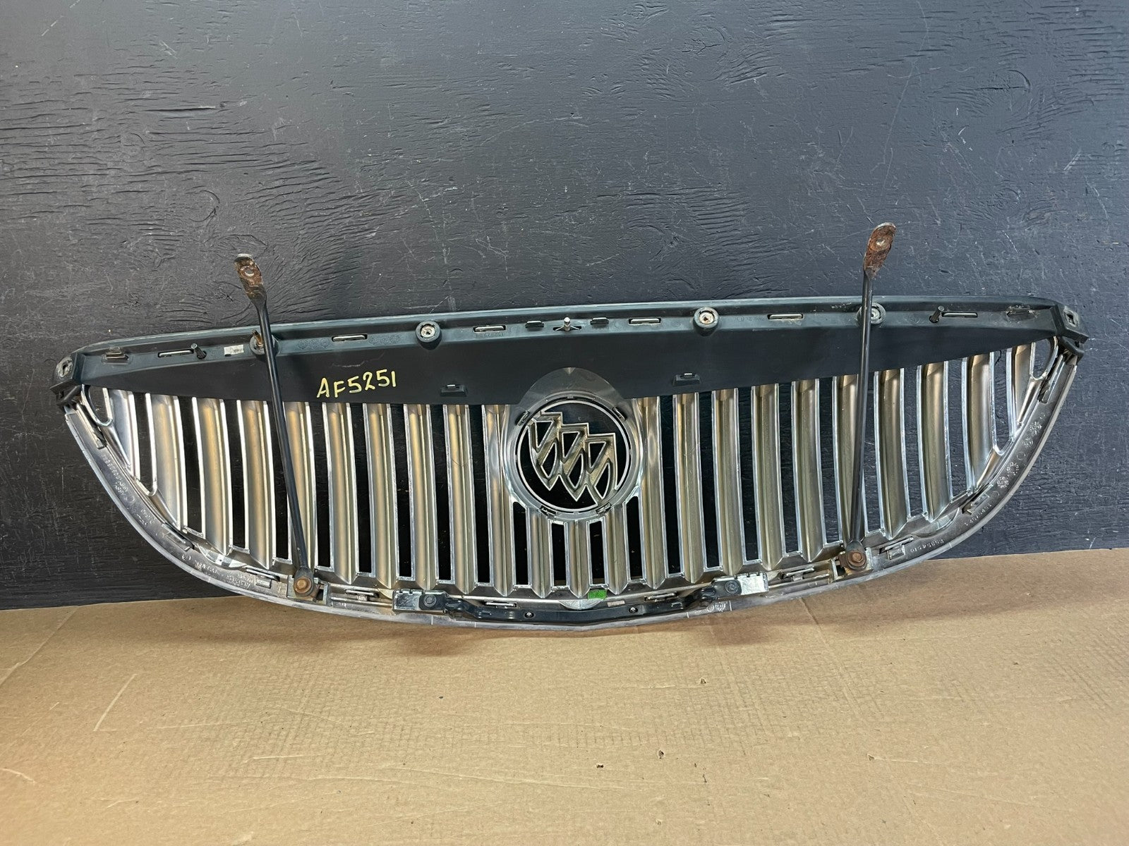2008 to 2012 Buick Enclave Front Upper Grill Grille AF5251 DW5