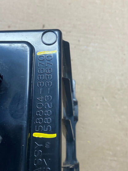 2007 - 2011 Toyota Camry Console Center Storage Dash 58804-33670  q2192 DG8