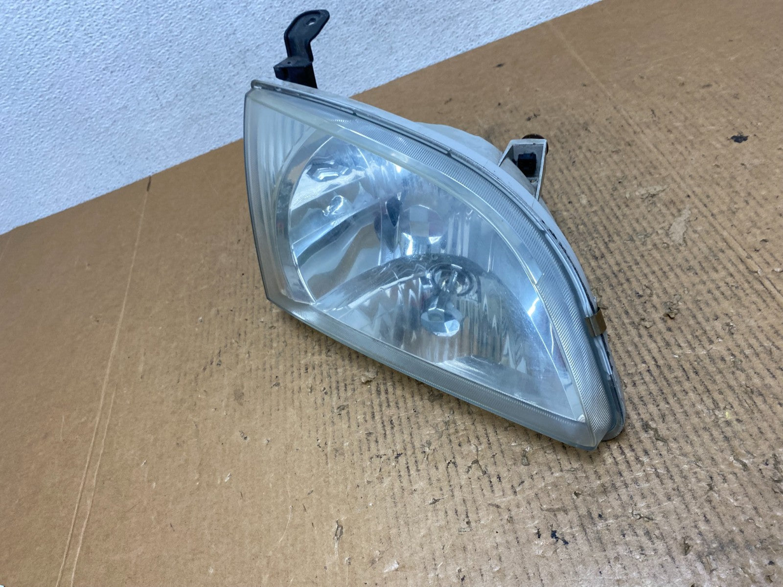 2001 2002 2003 Toyota Sienna Right Passenger Rh Side Headlight Halogen AE2757 DW1