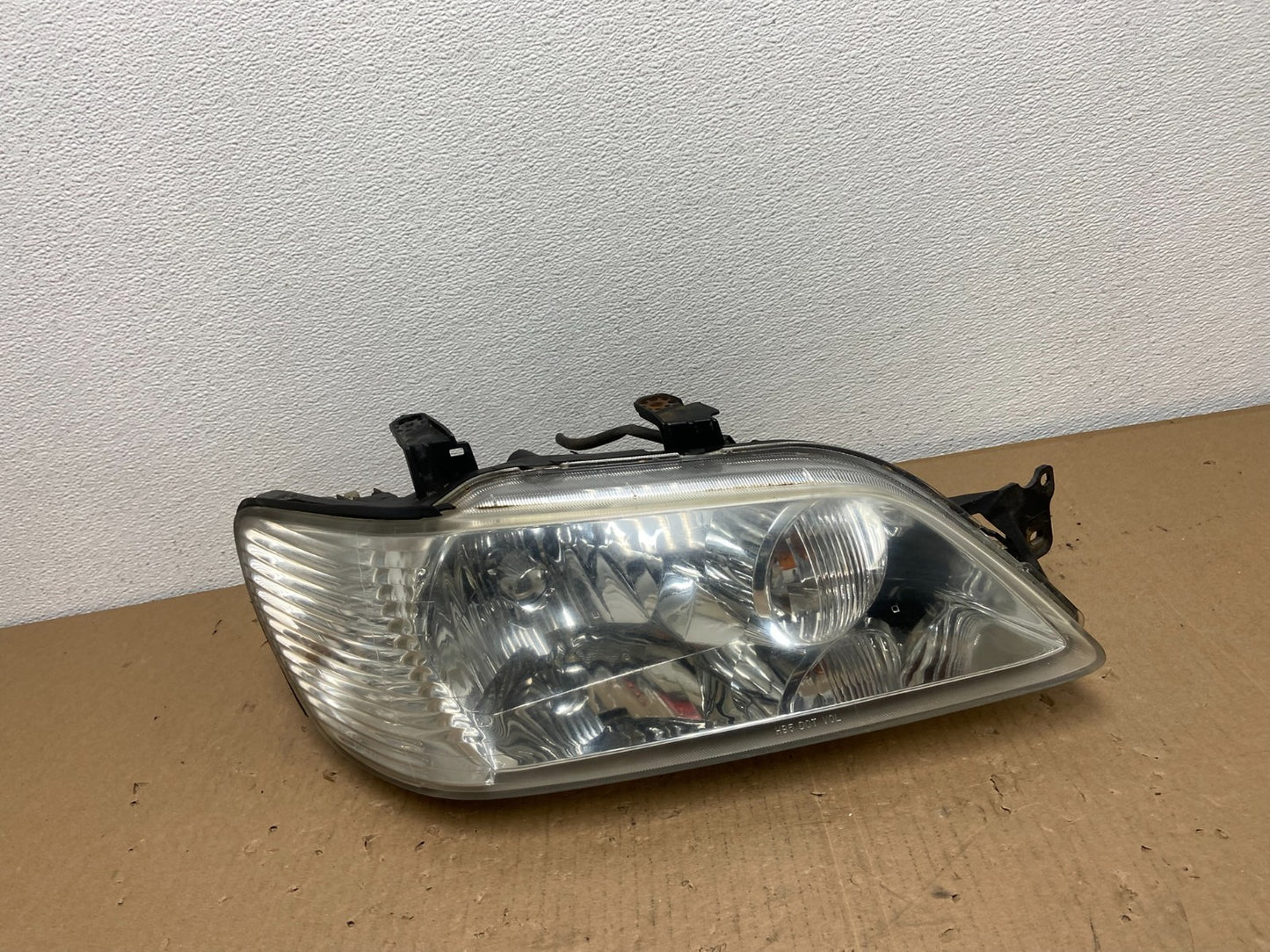 2002 - 2003 Mitsubishi Lancer Right Passenger Side Headlight Halogen AB6577 DW0
