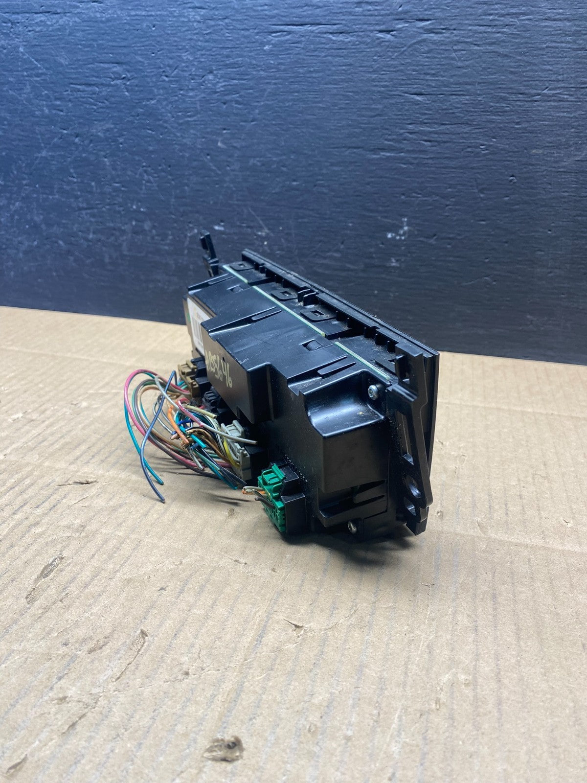 2007-2011 GMC Yukon Tahoe Automatic Climate Temperature Temp Control AD1530 DG2