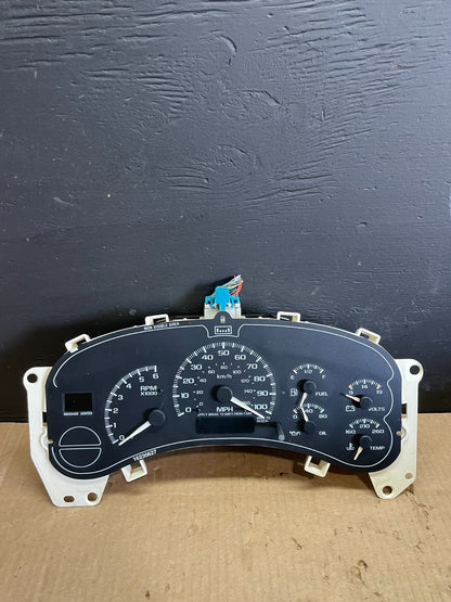 2002 GMC Yukon Speedometer Cluster Gauge Oem ab7546 DG0