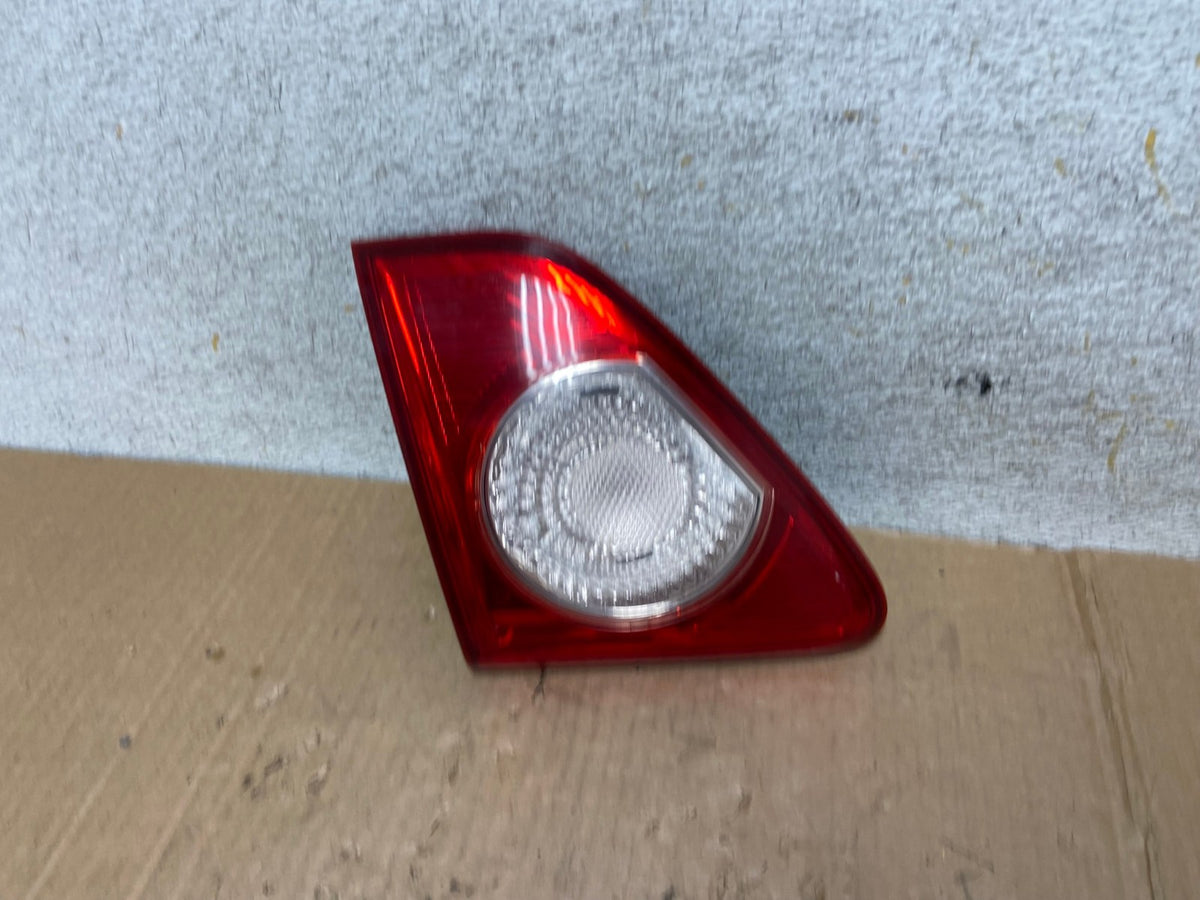 2009-2010 Toyota Corolla Left Driver Lh Side Tail Light Inner AI5436 LK1