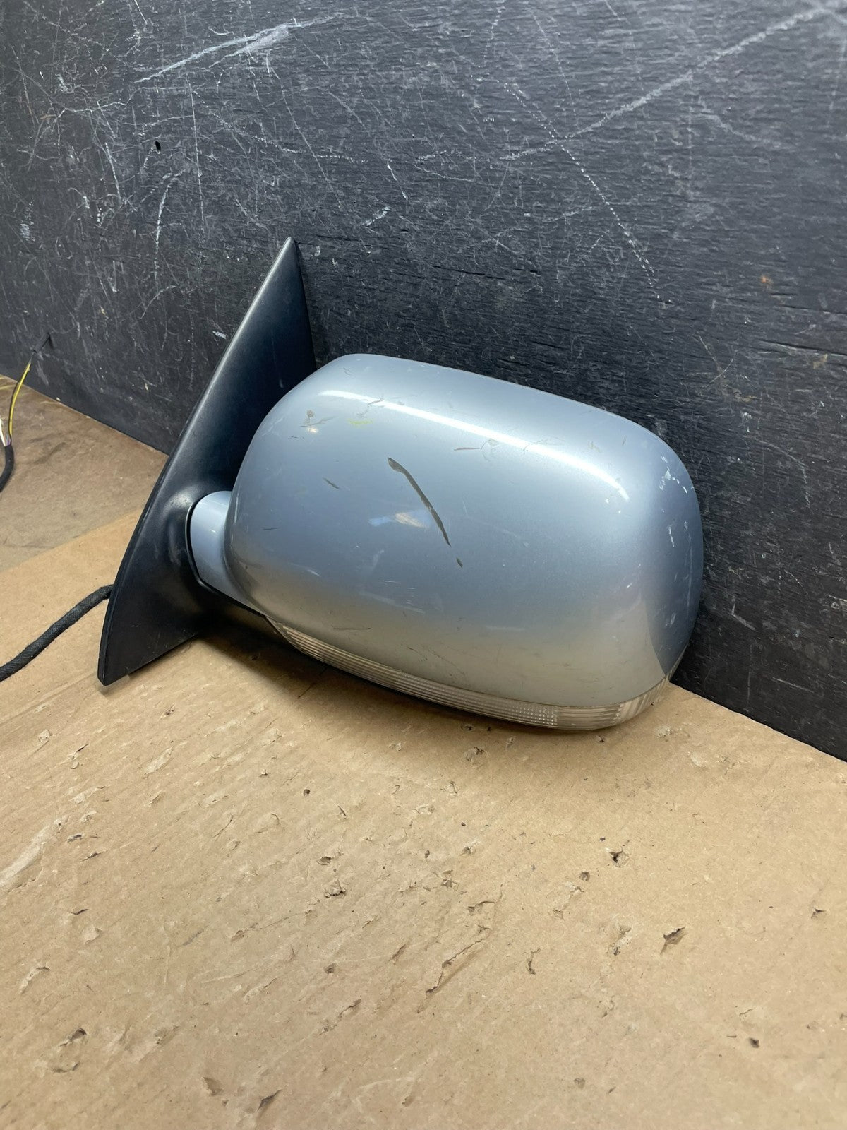 2004 to 2007 Volkswagen Touareg Left Door Power View Door Mirror OEM Q6368 DG2