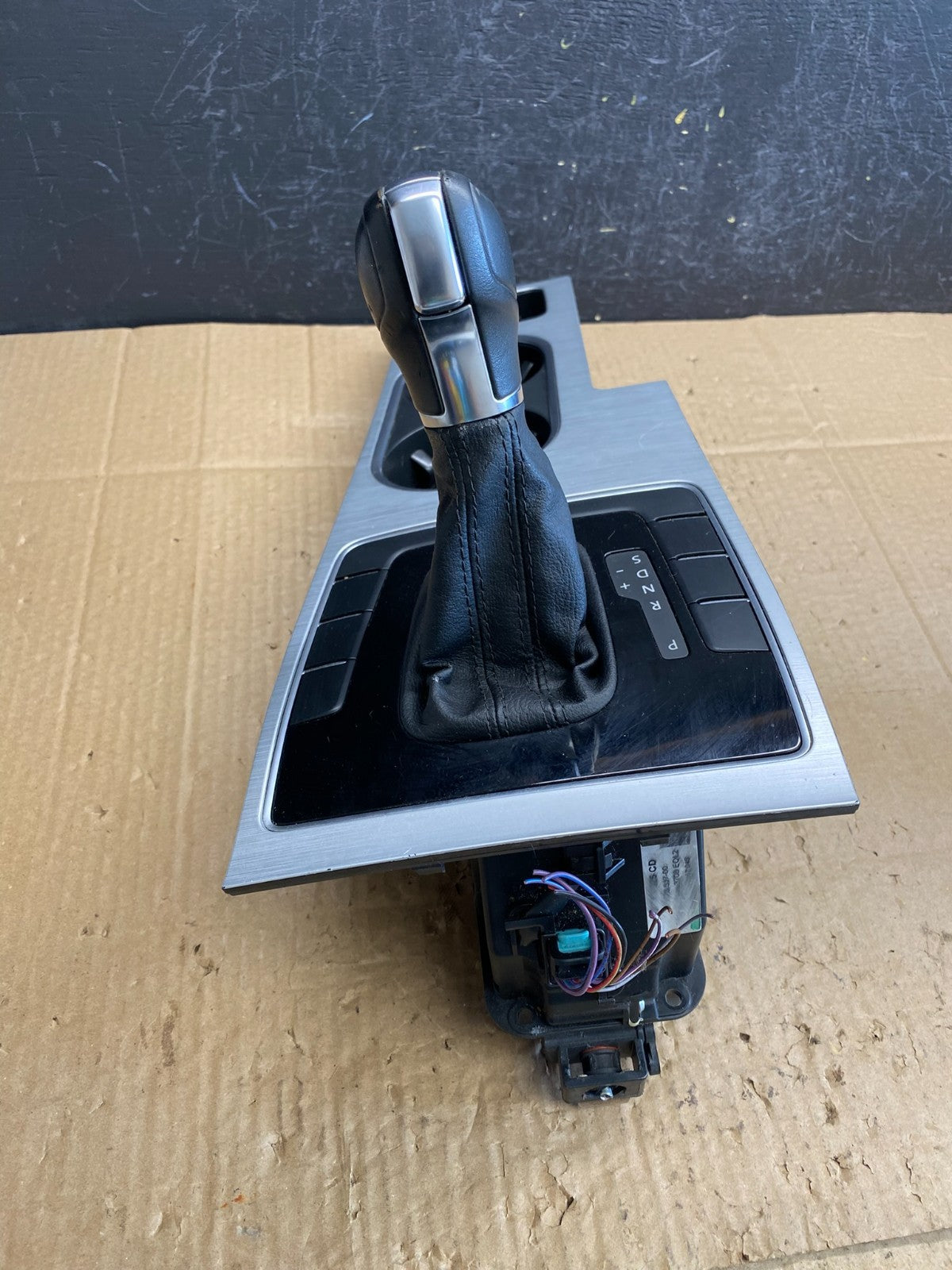 2013-2015 Volkswagen Passat Center Console Gear Shifter Cup Holder Bezel AC95073