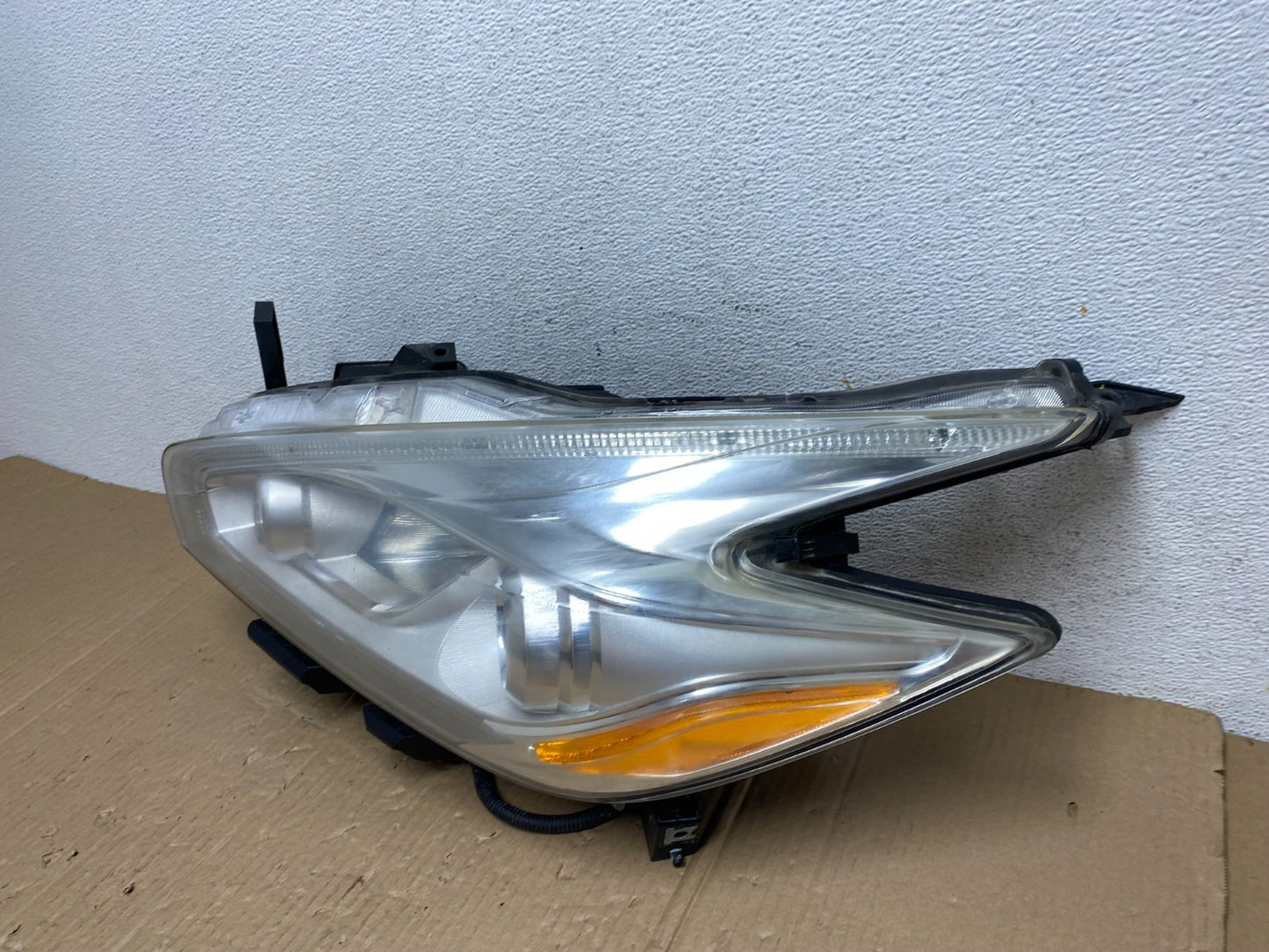 2015 to 2018 Nissan Murano Headlight Left Driver LH AE9008 DW1