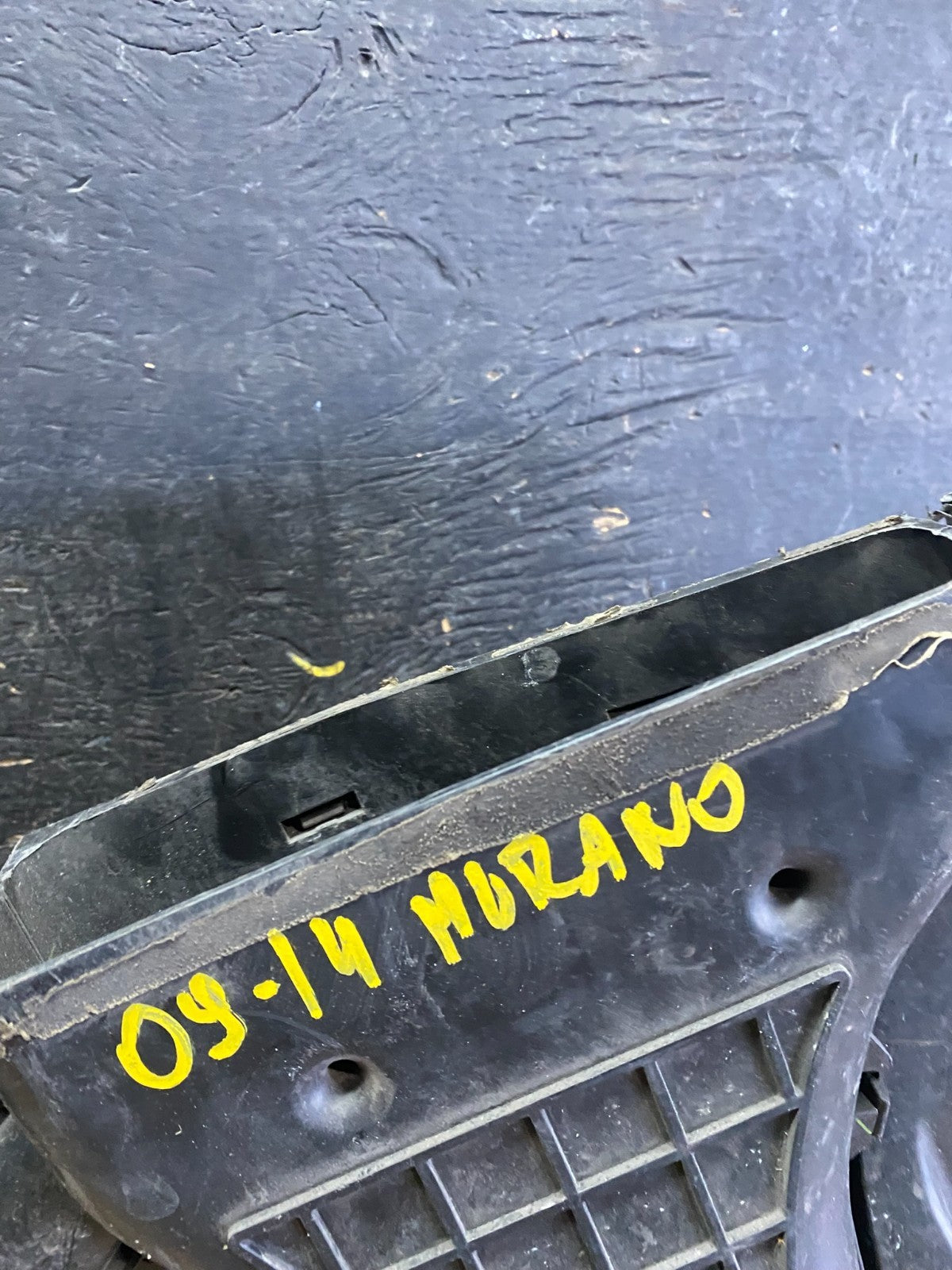 2009 to 2014 Nissan Murano Upper Air Intake Duct Y6339 DG8