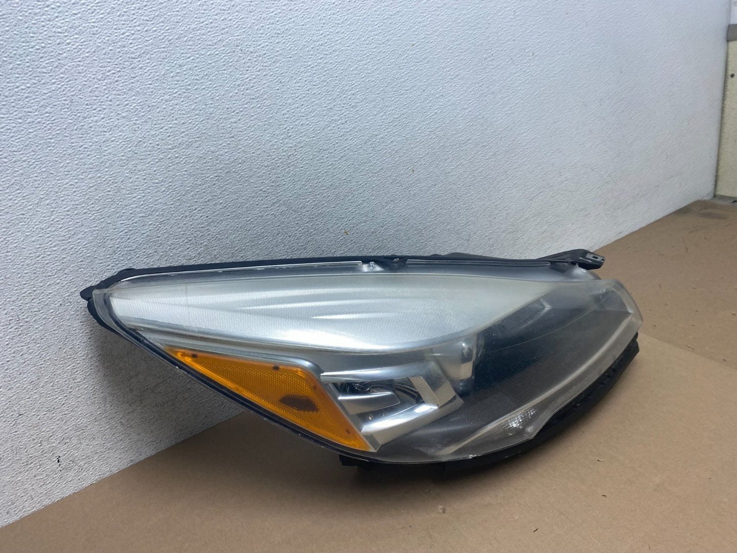 2013 - 2016 Ford Escape Headlight Right Passenger RH Side Xenon HID AG5711 DW2
