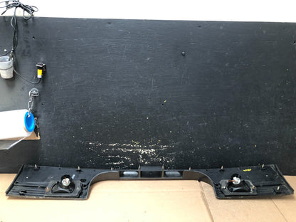 1993 to 1995 Mitsubishi Diamante Wagon Center Tail Light Lamp Liftgate 4758H4