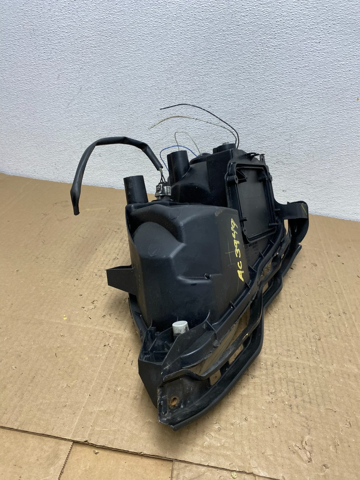 2008 2009 2010 Toyota Avalon Right Passenger Side Halogen Headlight OEM AC39499