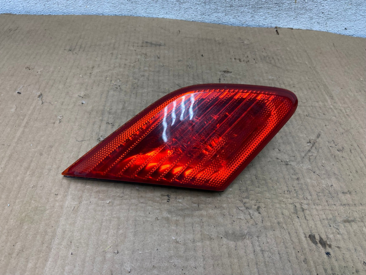 2003 to 2004 Toyota Avalon Left Driver LH Side Inner Tail Light AI8088 LK2
