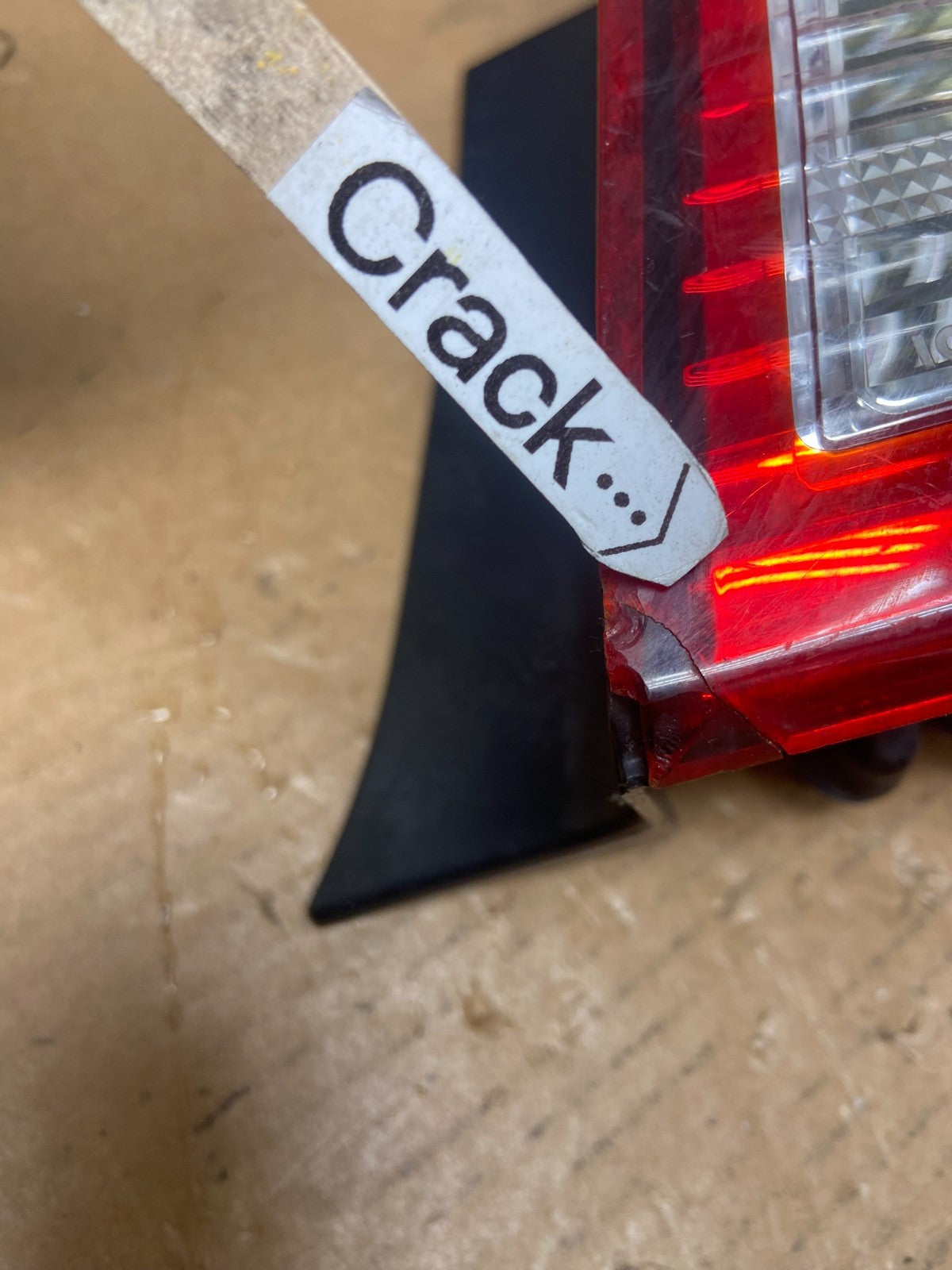 2002-2004 Infiniti i35 Right Passenger Rh Side Tail Light AE0440 DG5