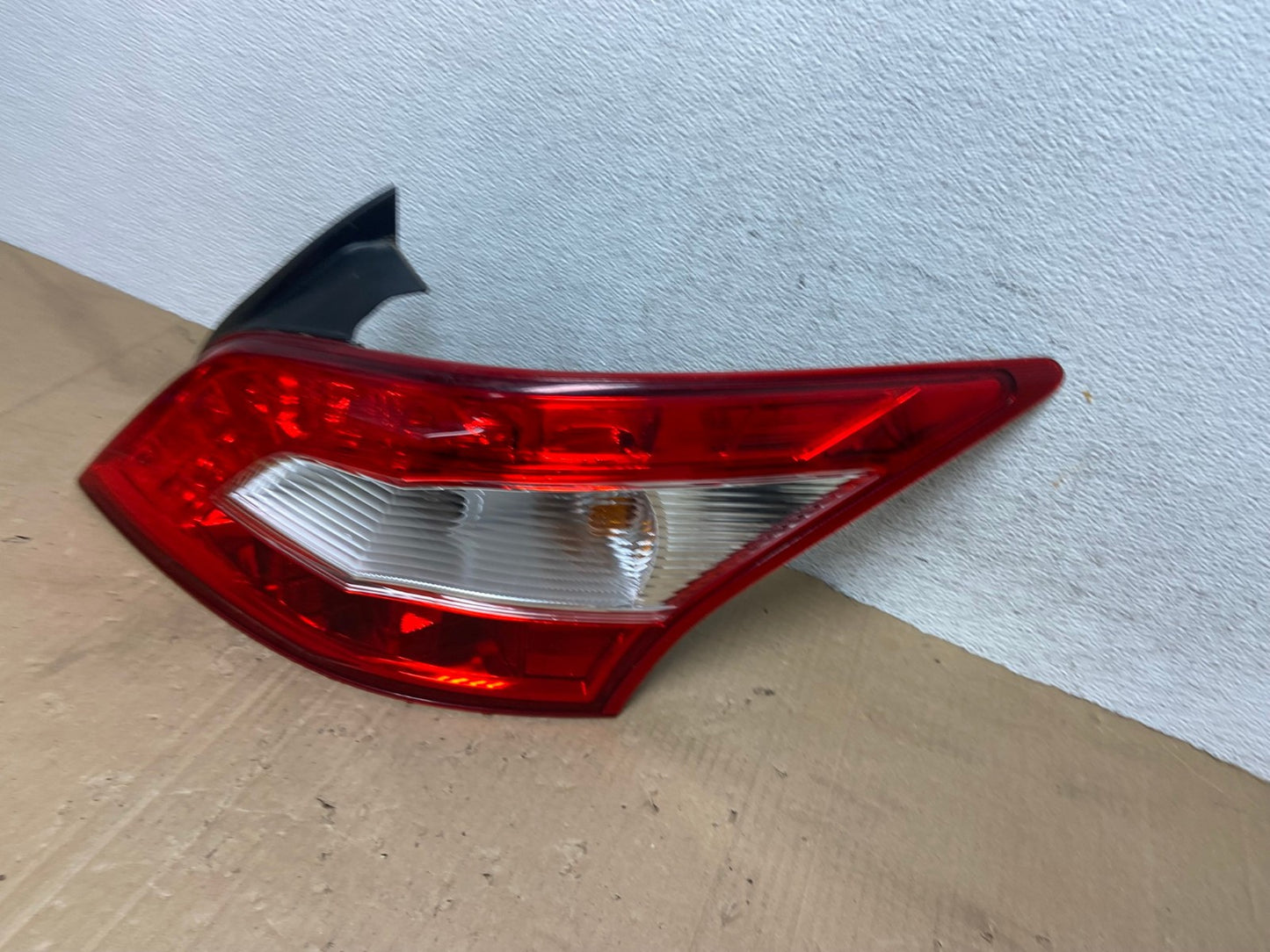 2009 2010 2011 Nissan Maxima Right Passenger RH Side Tail light AE9165 LK1