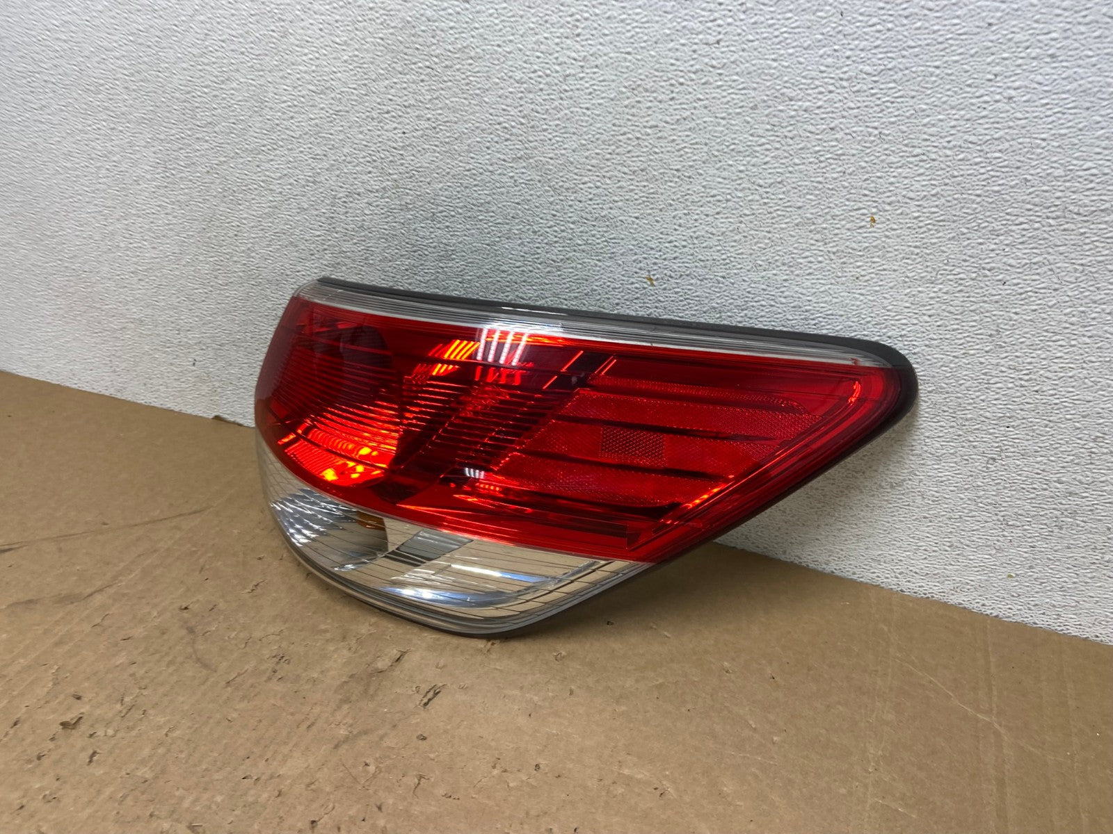2013 to 2016 Nissan Pathfinder Passenger Right Side Tail Light AG1102 LK1