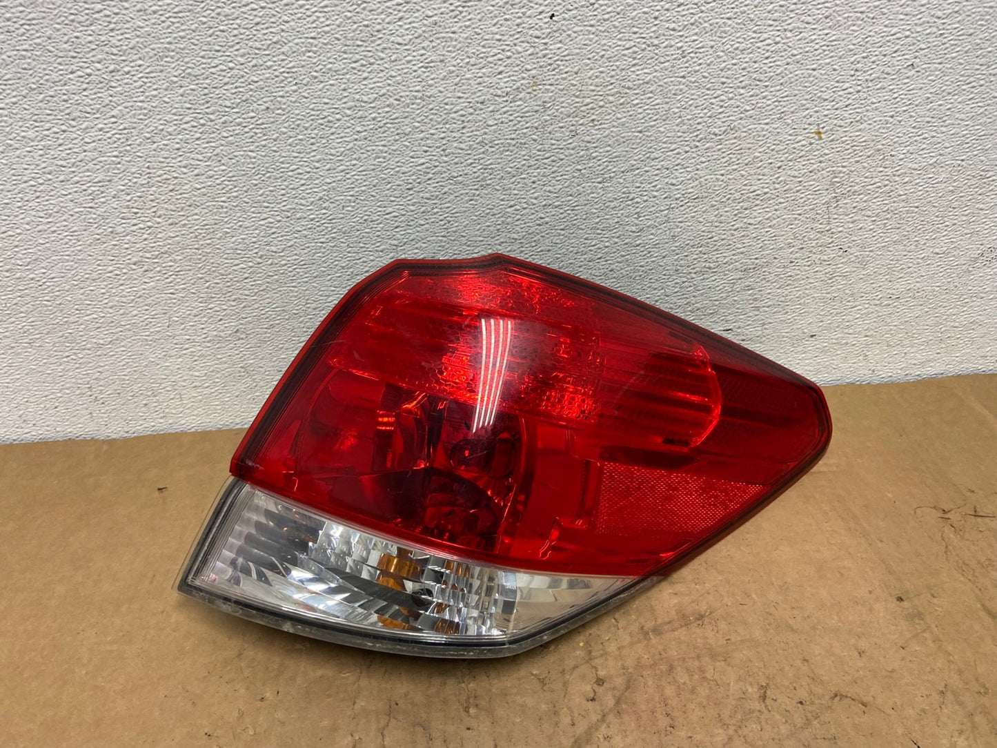 2010-2014 Subaru Outback Wagon Right Passenger Rh Side Tail Light AD1339 LK0