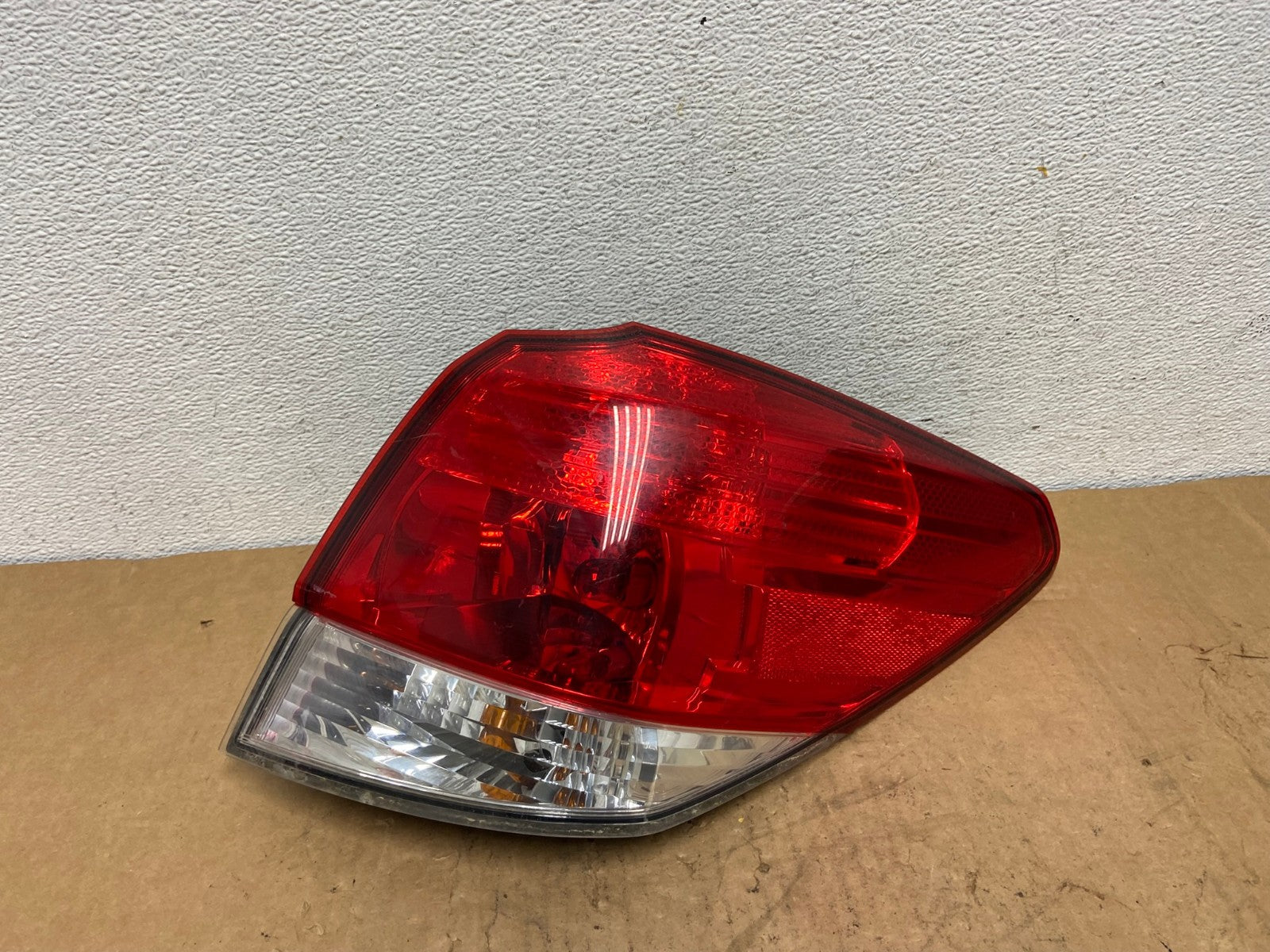 2010-2014 Subaru Outback Wagon Right Passenger Rh Side Tail Light AD1339 LK0