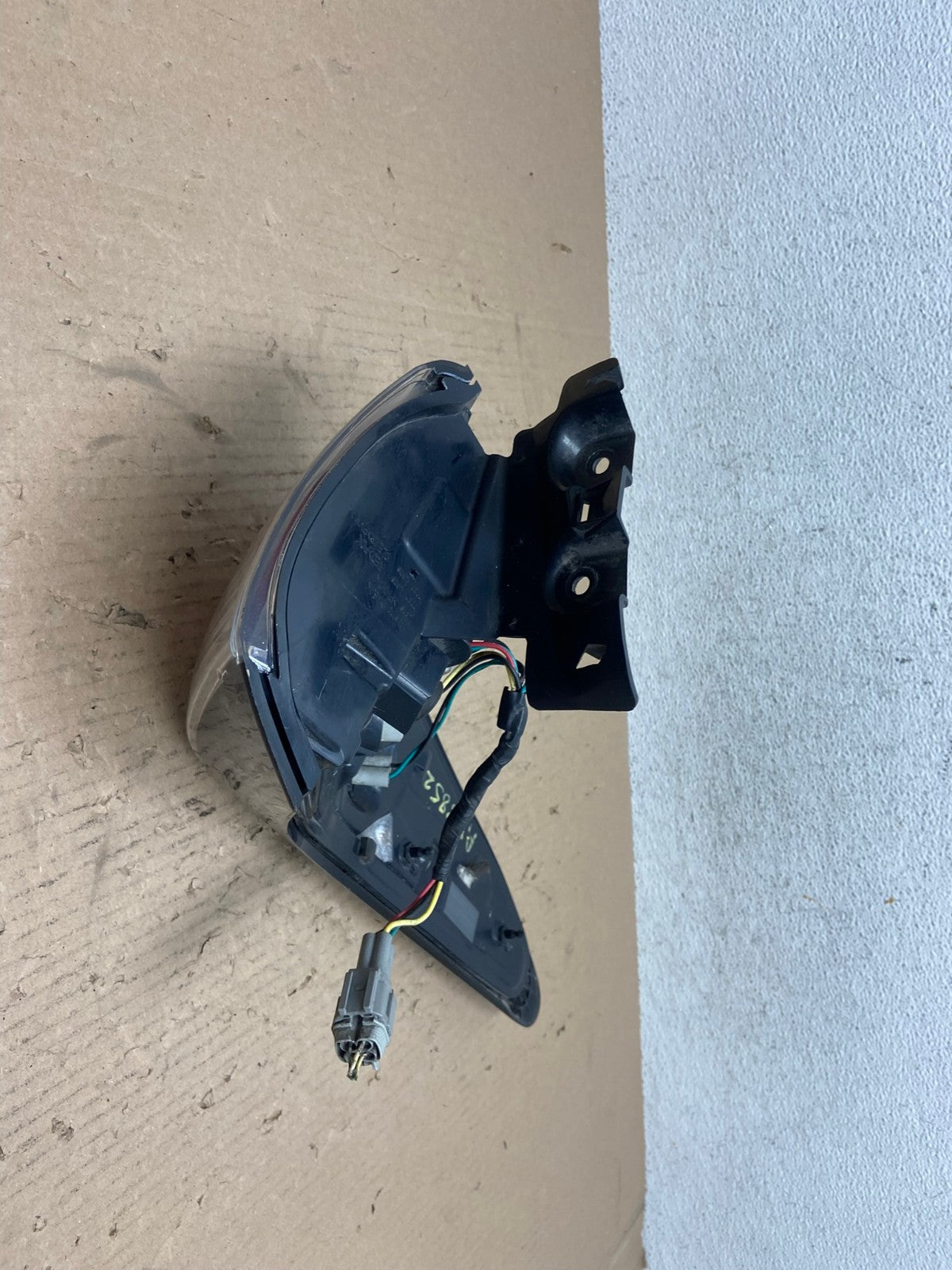 2015 to 2018 Nissan Murano Right Passenger RH Side Tail Light AE8852 LK4