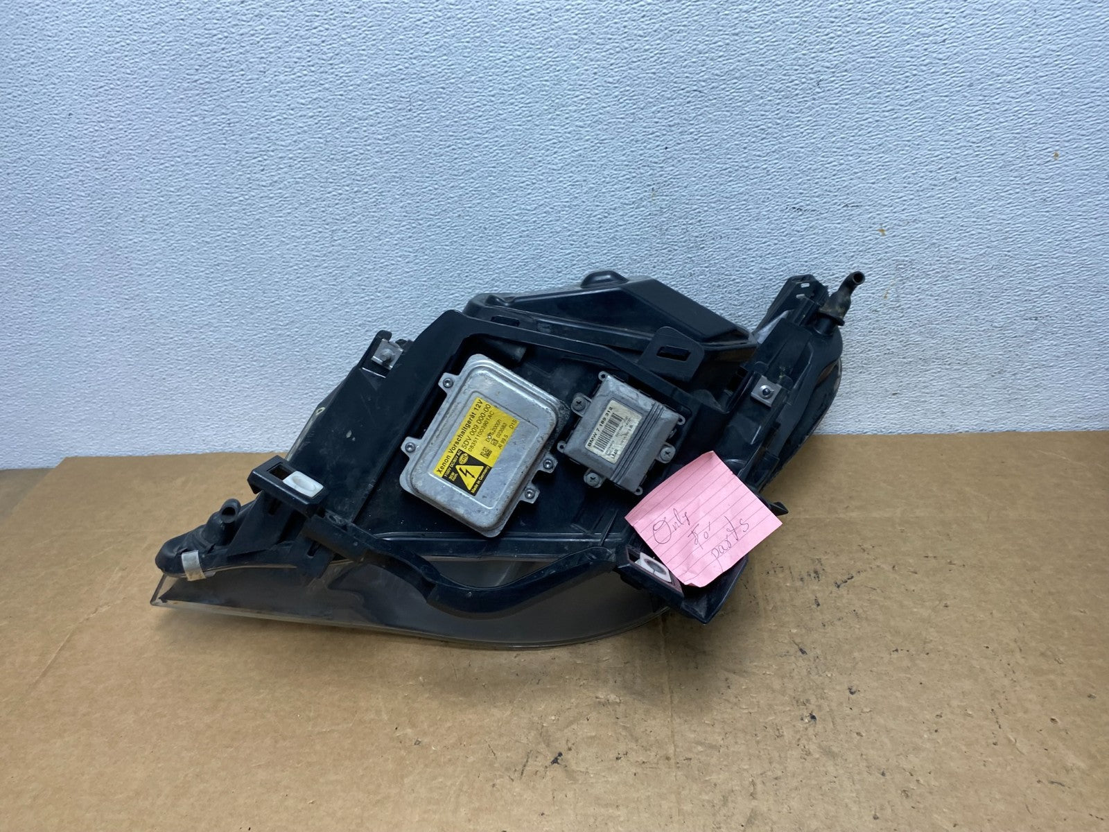 2004 to 2007 BMW 525i 5 Series Headlight Right Passenger Xenon AFS AD5230 DW5