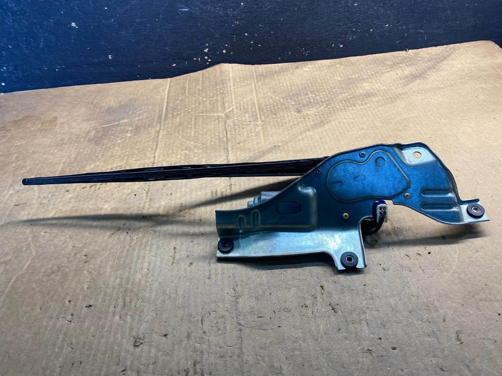 2009 to 2013 Subaru Forester Rear Windshield Washer Wiper Motor AA31100