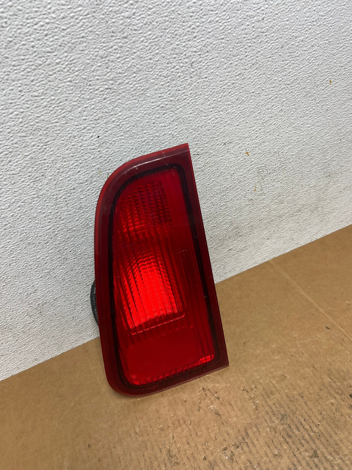 2003-2006 Lincoln Navigator Right Passenger Rh Tail Light Inner AE0266 LK2