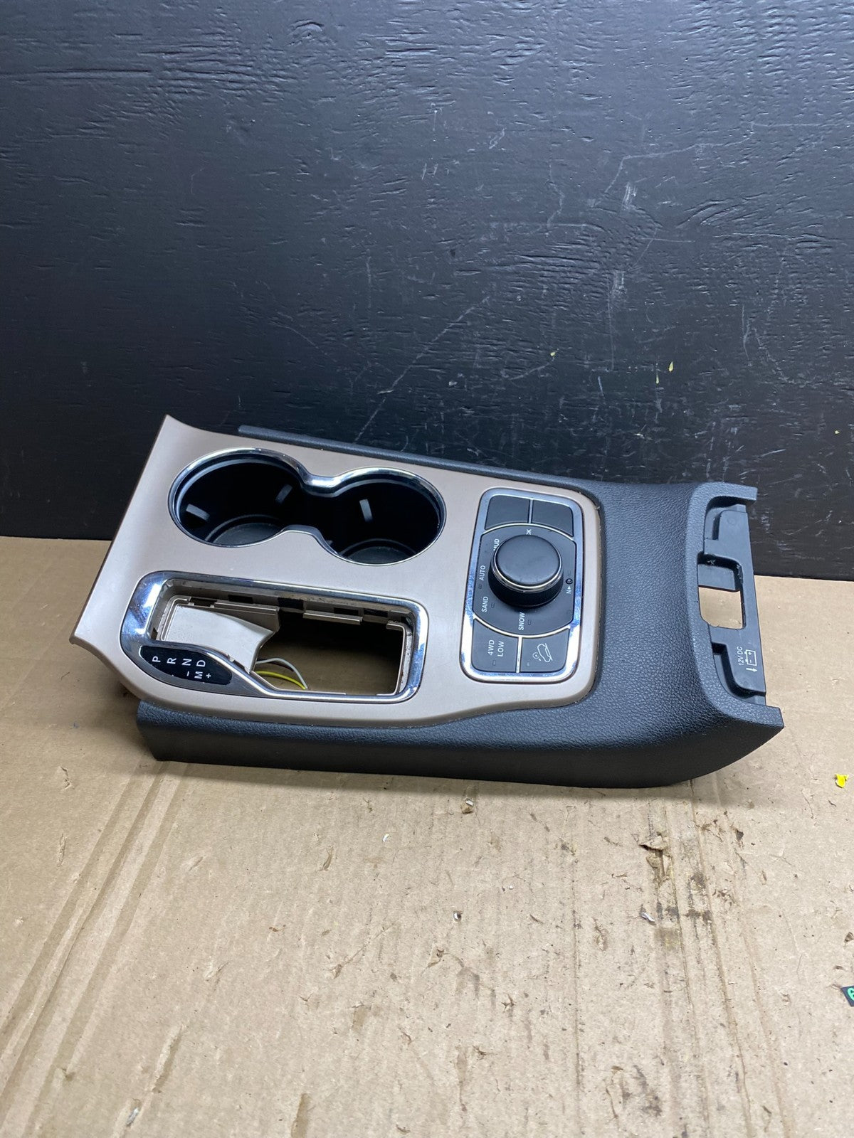 2014-2015 Jeep Grand Cherokee Center Console Shifter Cup Holder Bezel AB9043 DG2