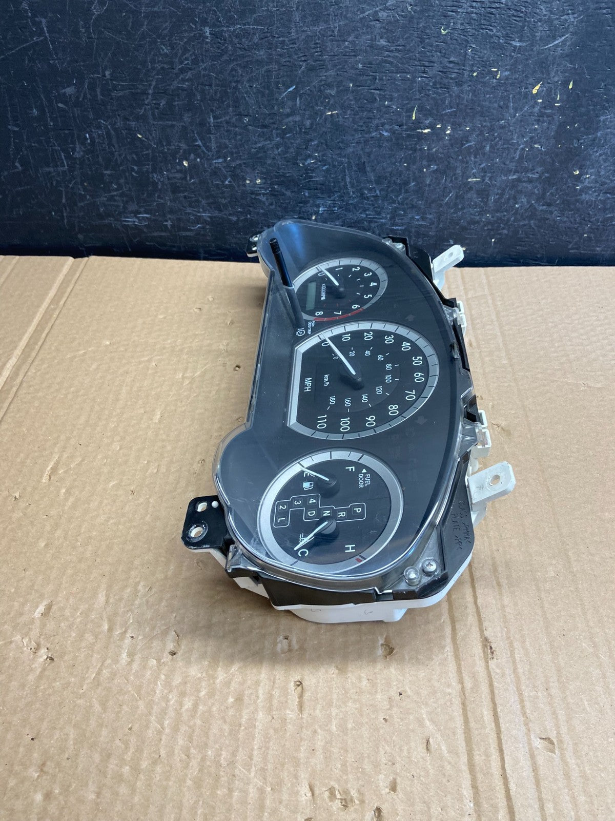 2004 2005 Toyota Sienna Speedometer Cluster Gauge AF6153 DG2