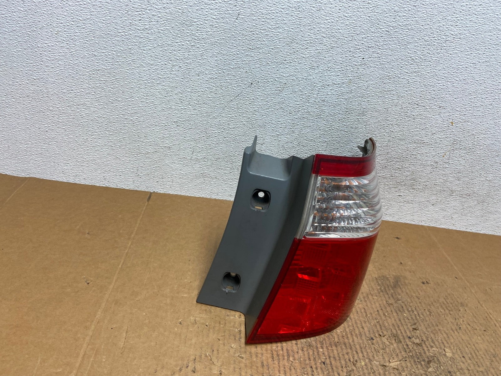 2005 2006 2007 Honda Odyssey Right Passenger RH Side Tail Light AE2629 LK2