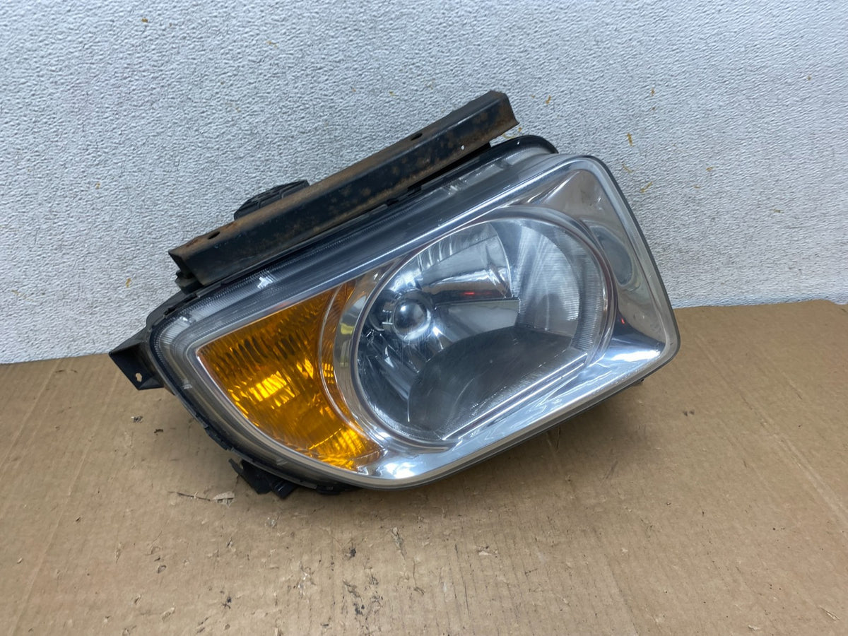 2003 to 2006 Honda Element Right Passenger Rh Side Headlight AI8986 DW0