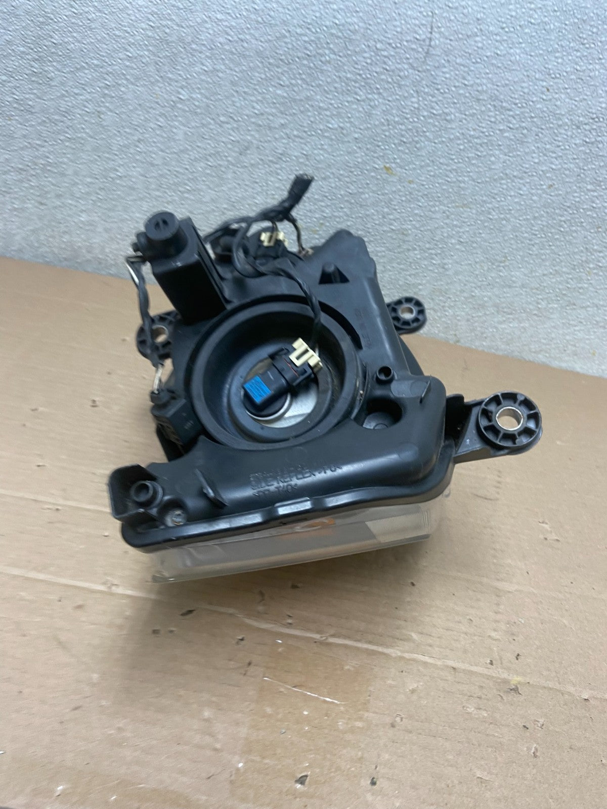 2008 to 2016 Chrysler Town and Country Left Driver Lh Side Headlight AA8711 DW9