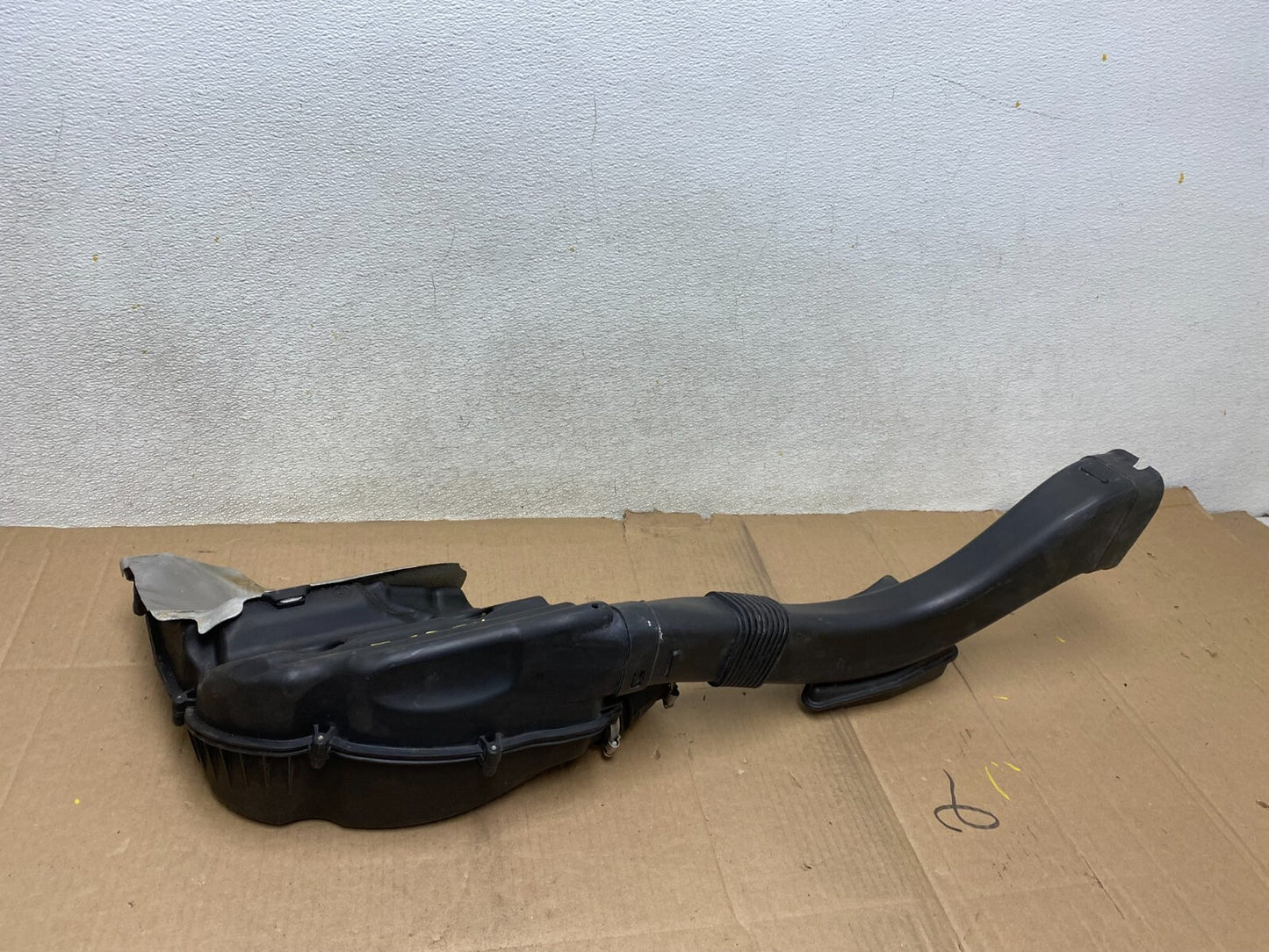 2011-2016 BMW F10 550 Left Driver Side Engine Air Cleaner Filter Bow G67545